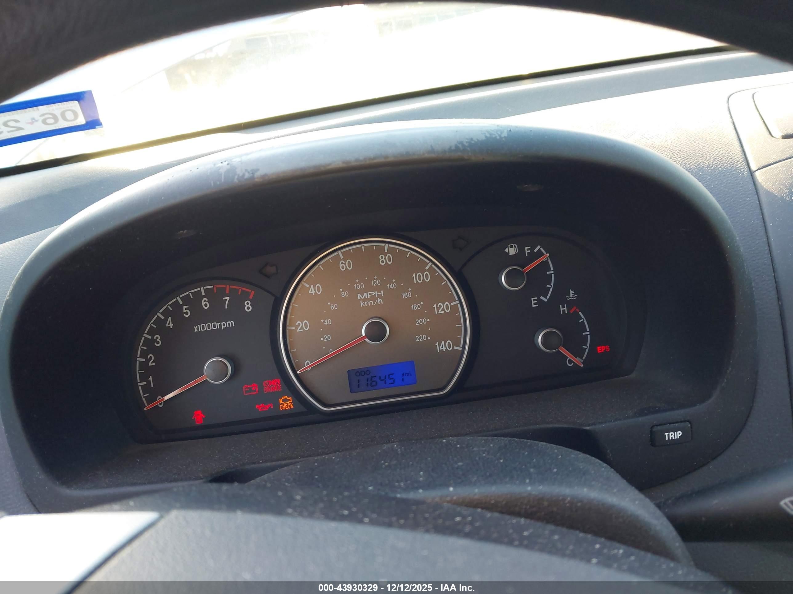 HYUNDAI ELANTRA image 7