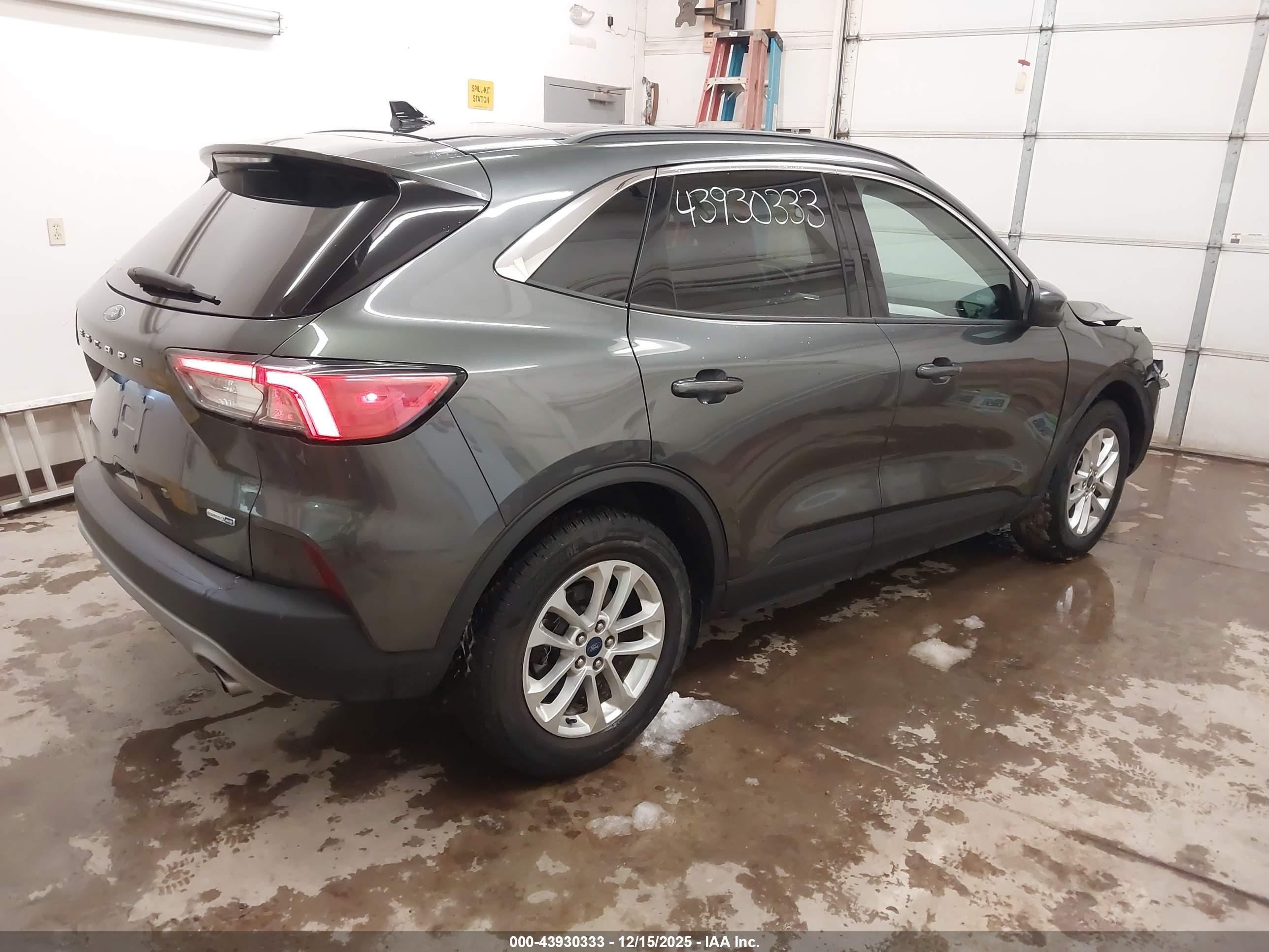 FORD ESCAPE image 4