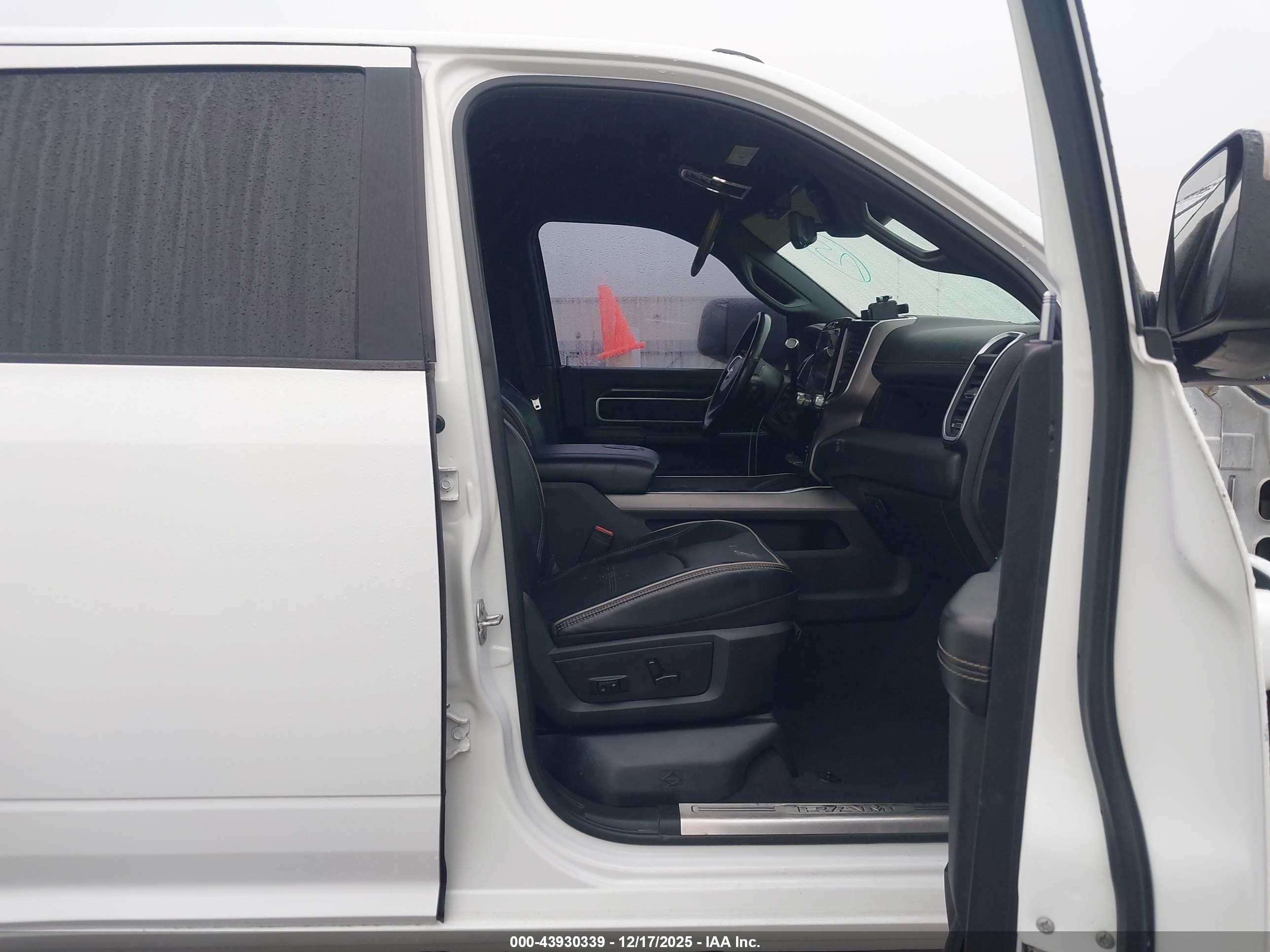 RAM 3500 image 8