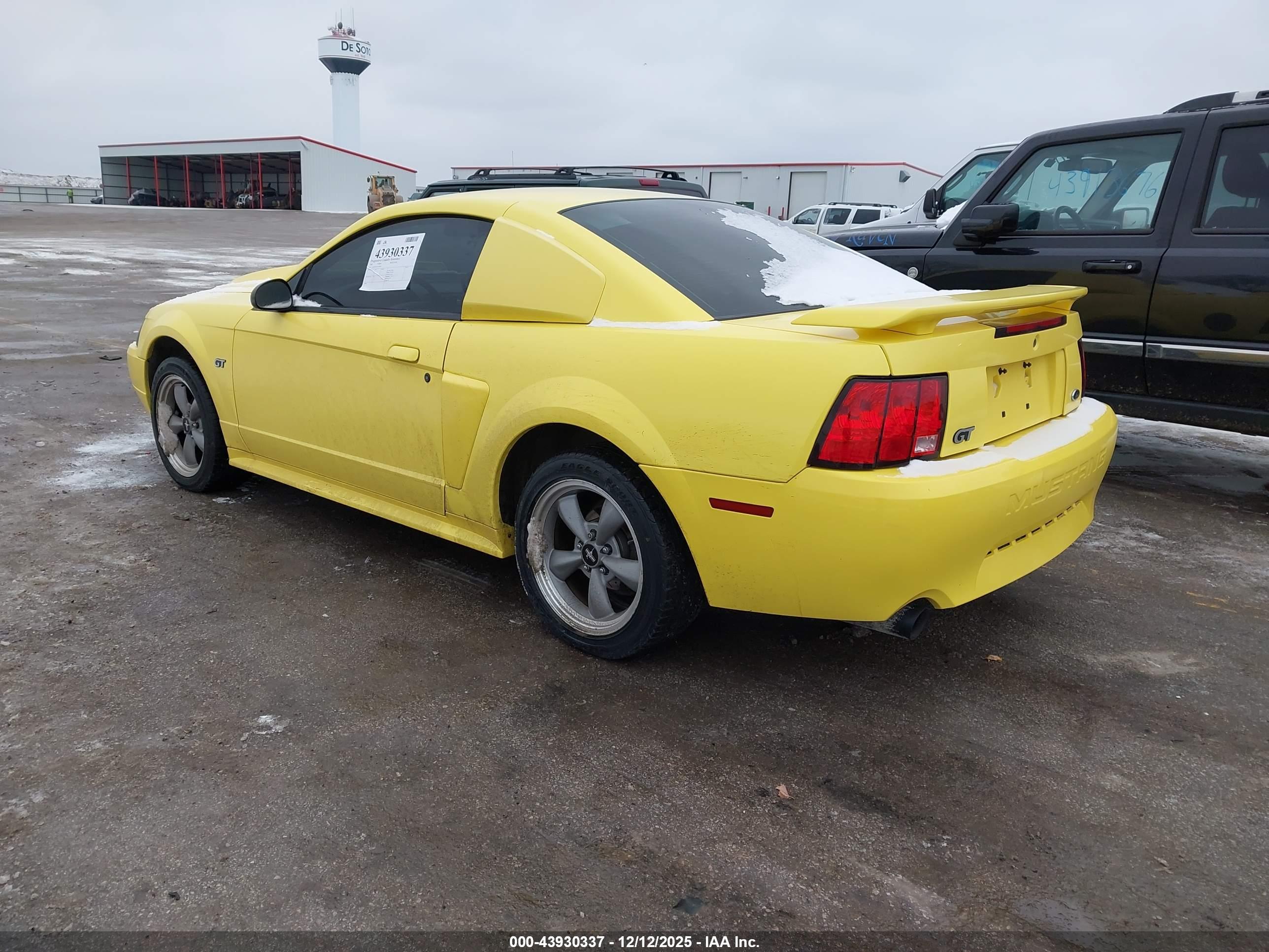 FORD MUSTANG image 3