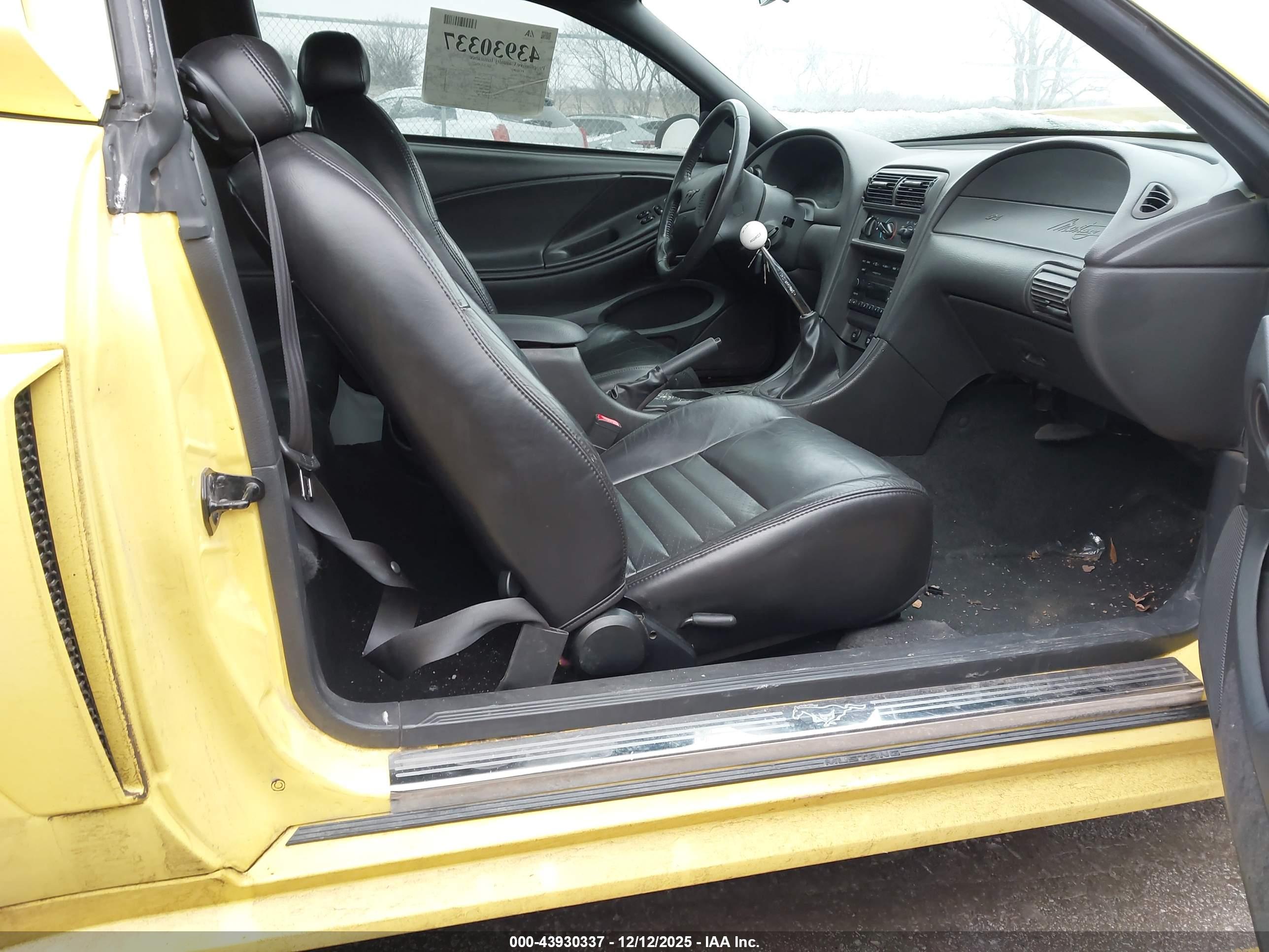 FORD MUSTANG image 5