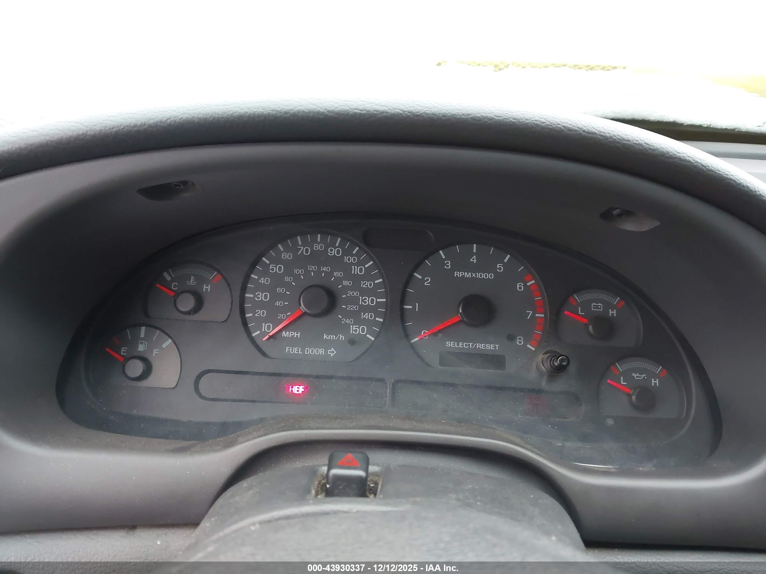 FORD MUSTANG image 7