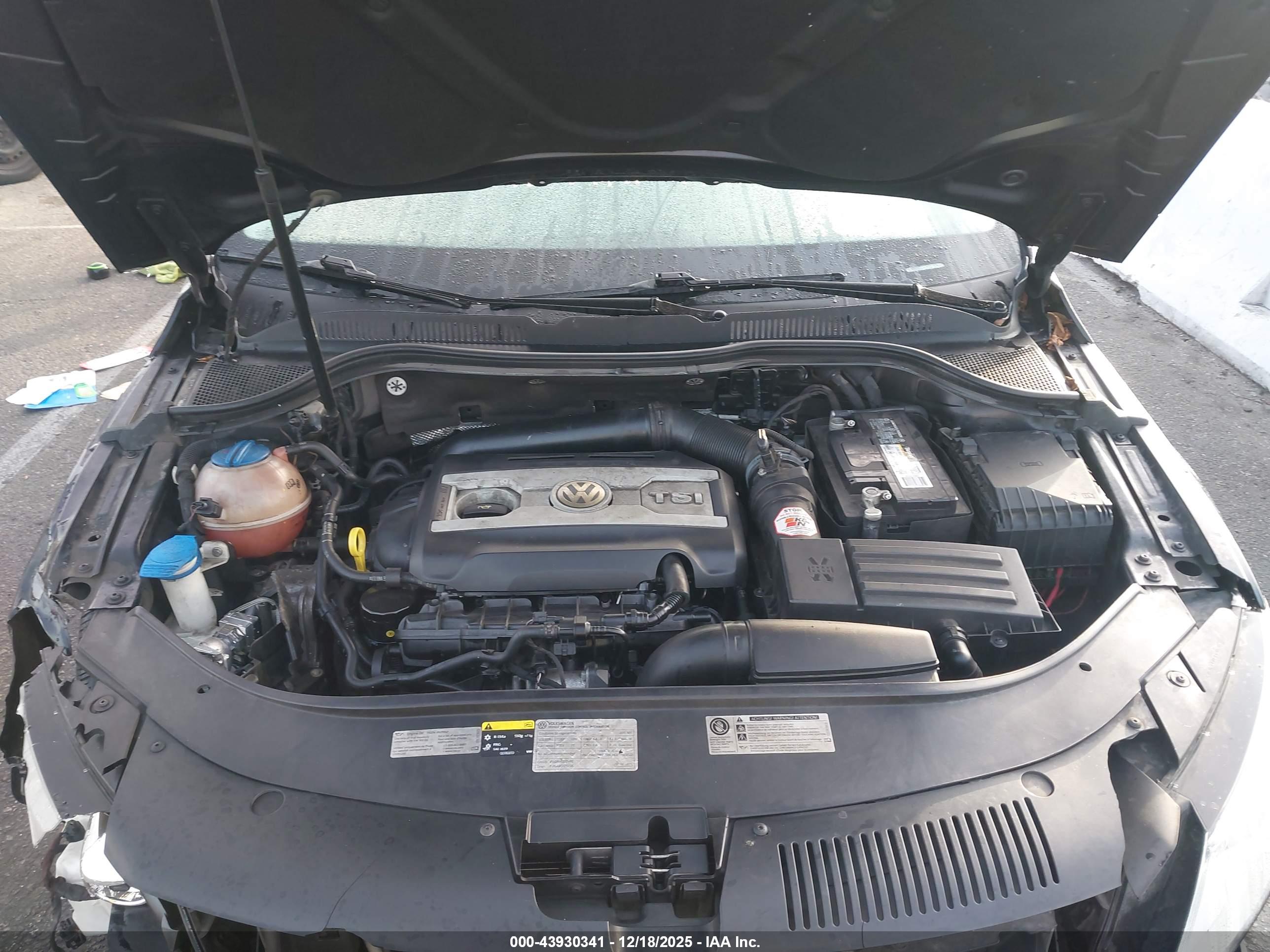 VOLKSWAGEN CC image 10