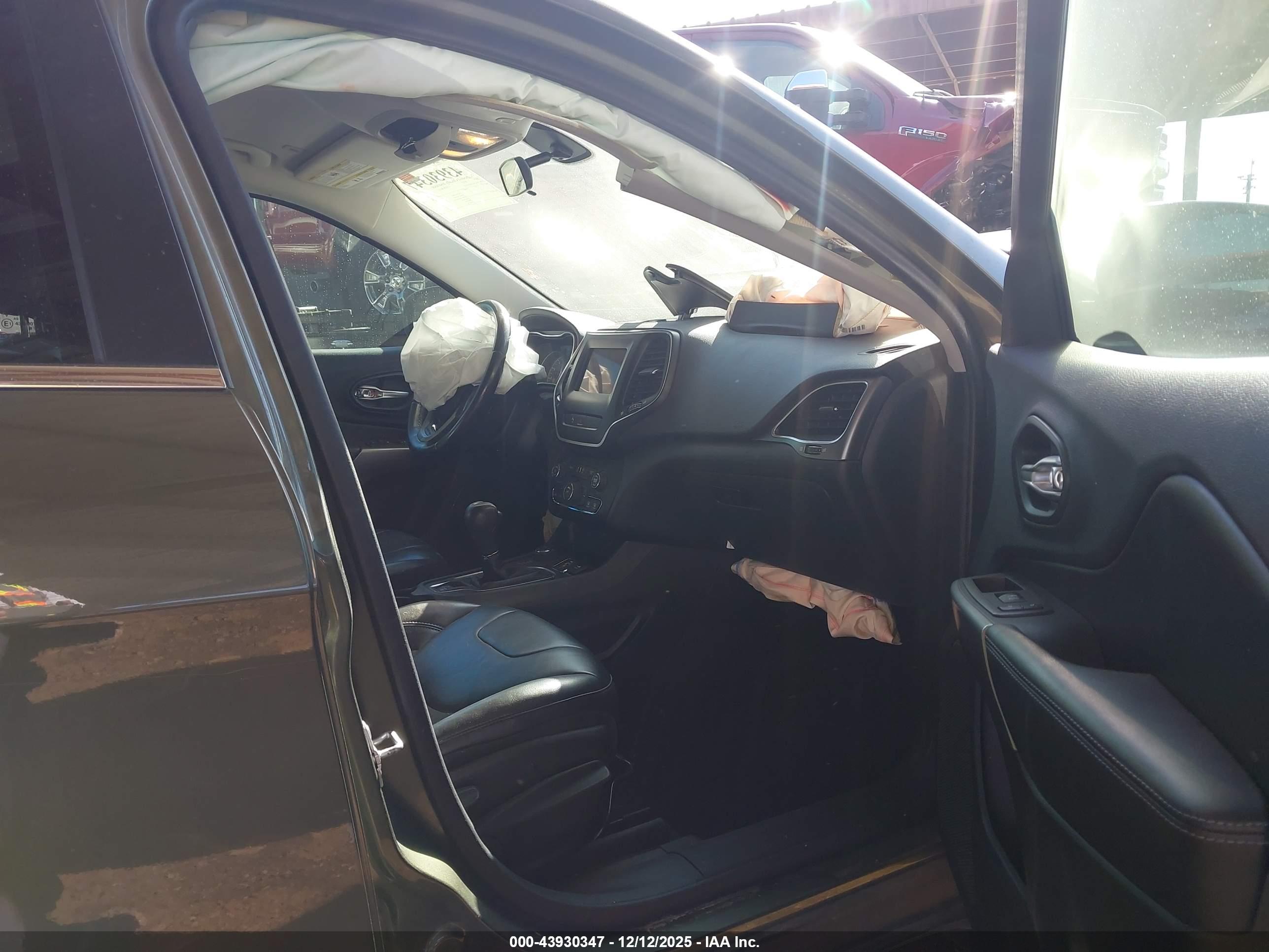 JEEP CHEROKEE image 5