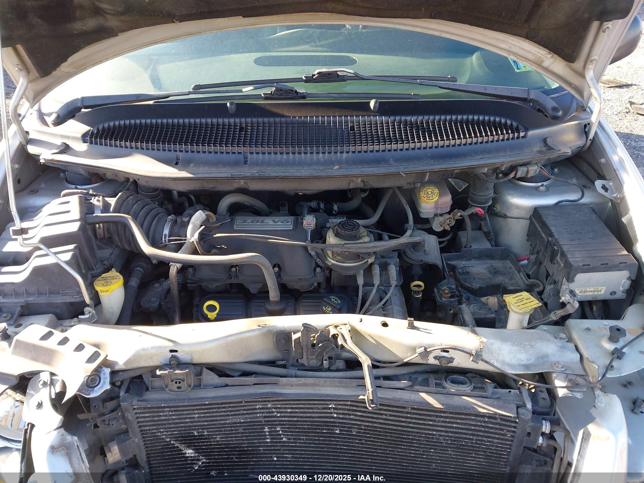 CHRYSLER TOWN image 10