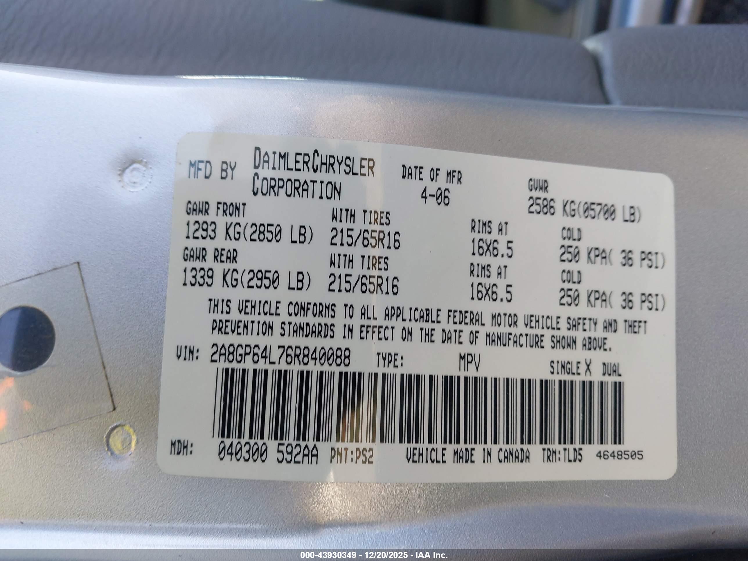 CHRYSLER TOWN image 9