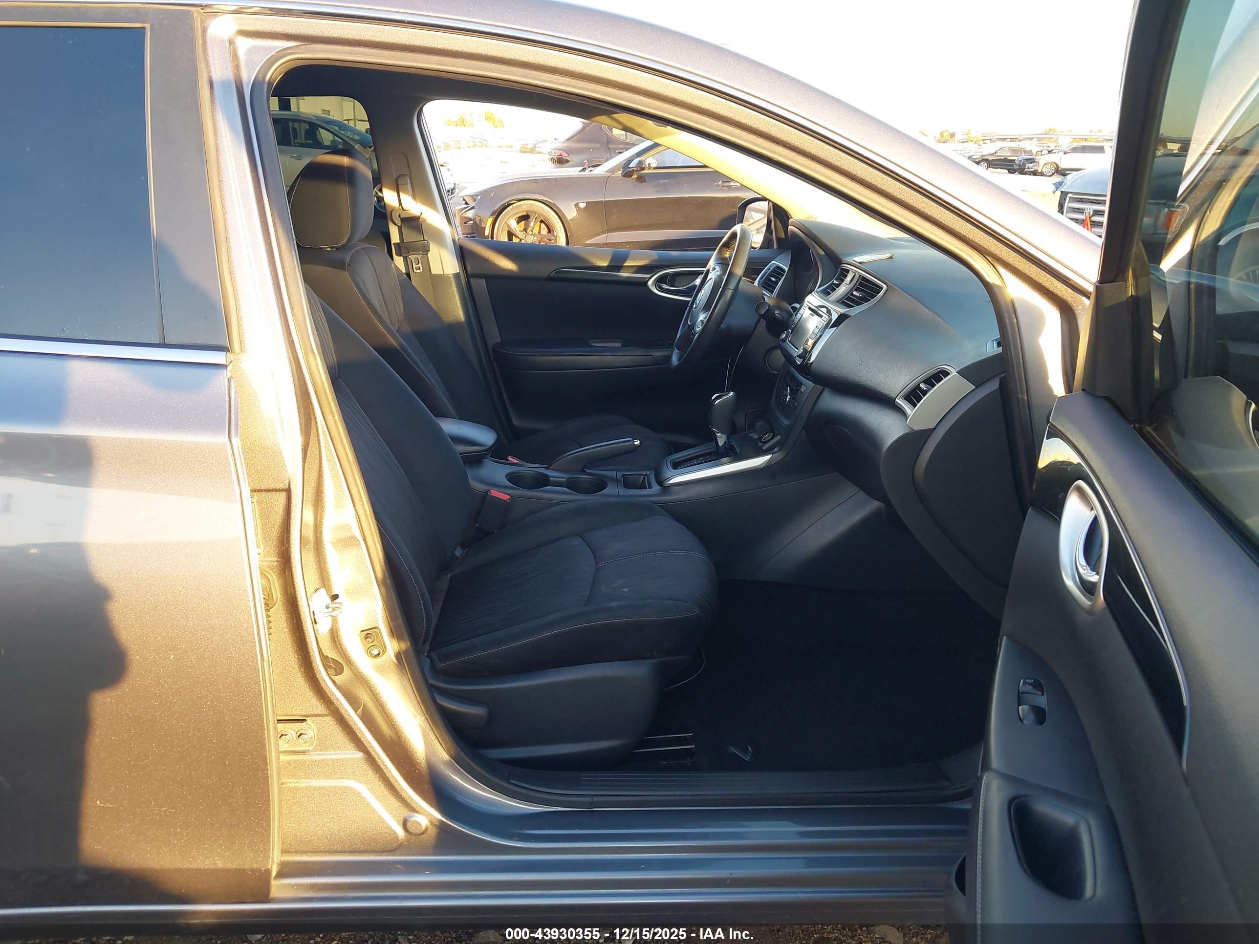 NISSAN SENTRA image 5