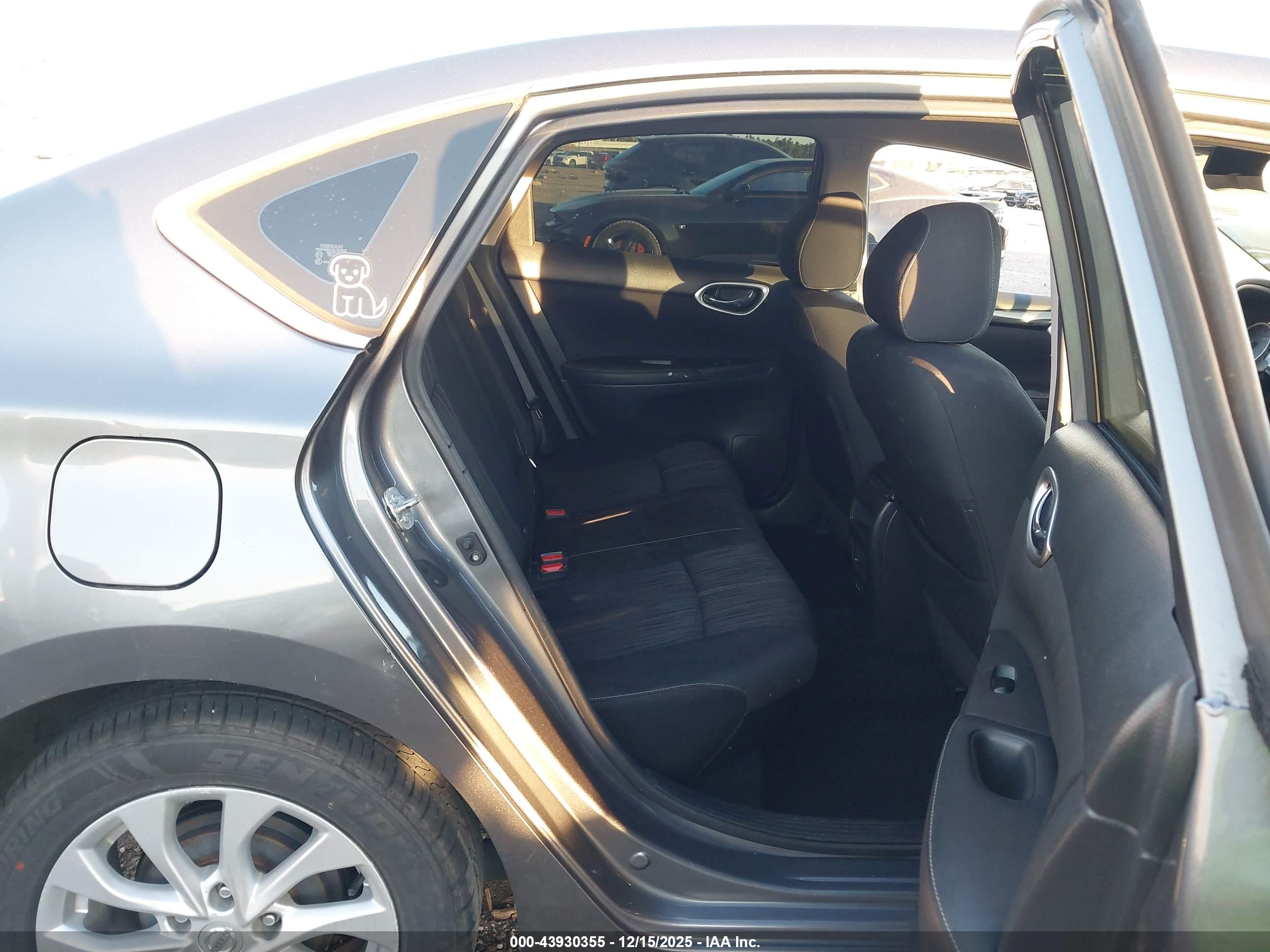 NISSAN SENTRA image 8