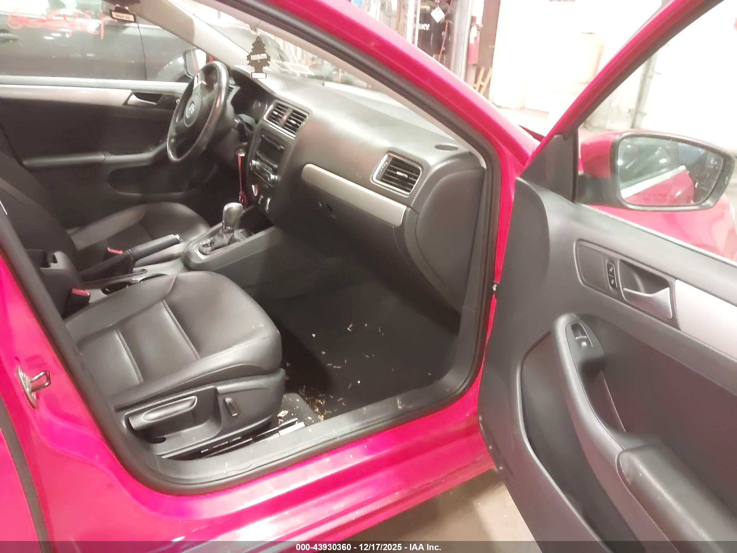 VOLKSWAGEN JETTA image 5