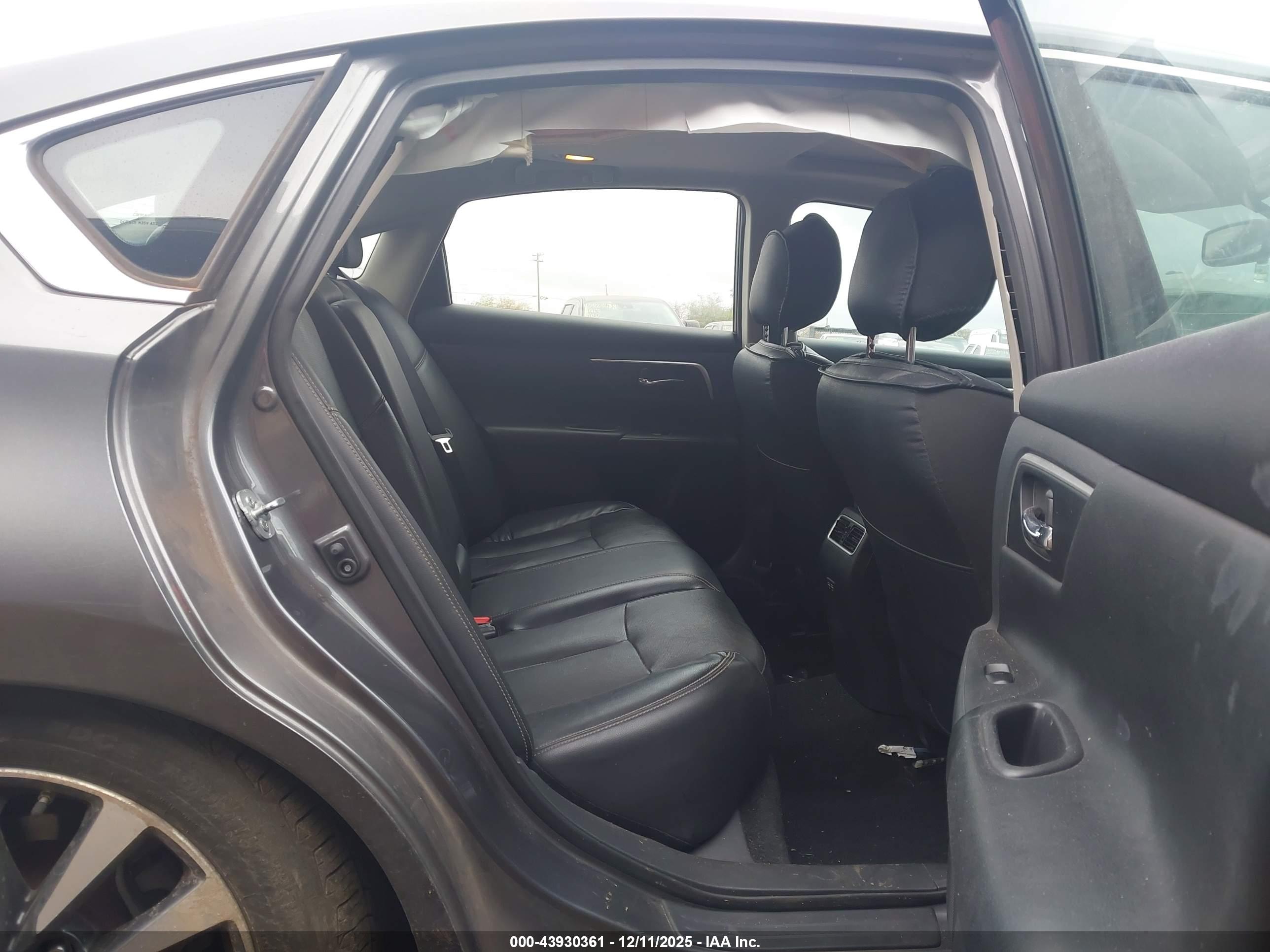 NISSAN ALTIMA image 8