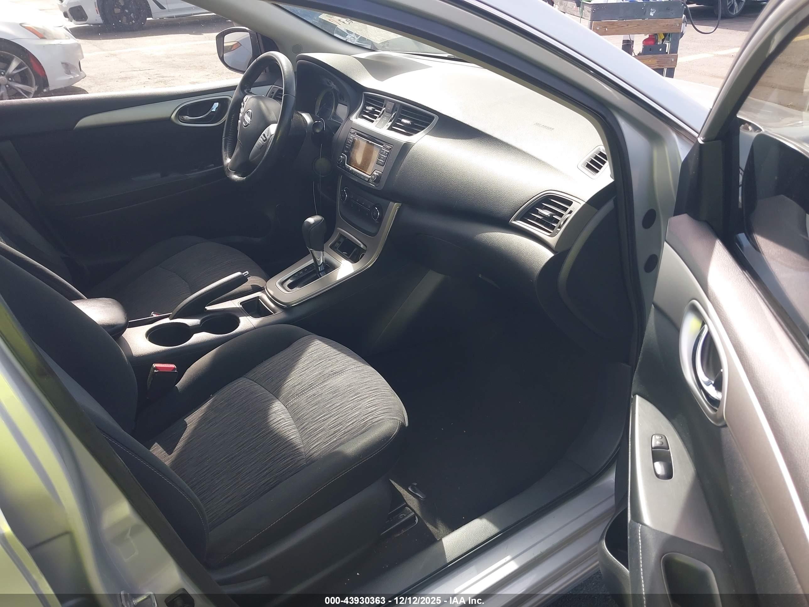 NISSAN SENTRA image 5