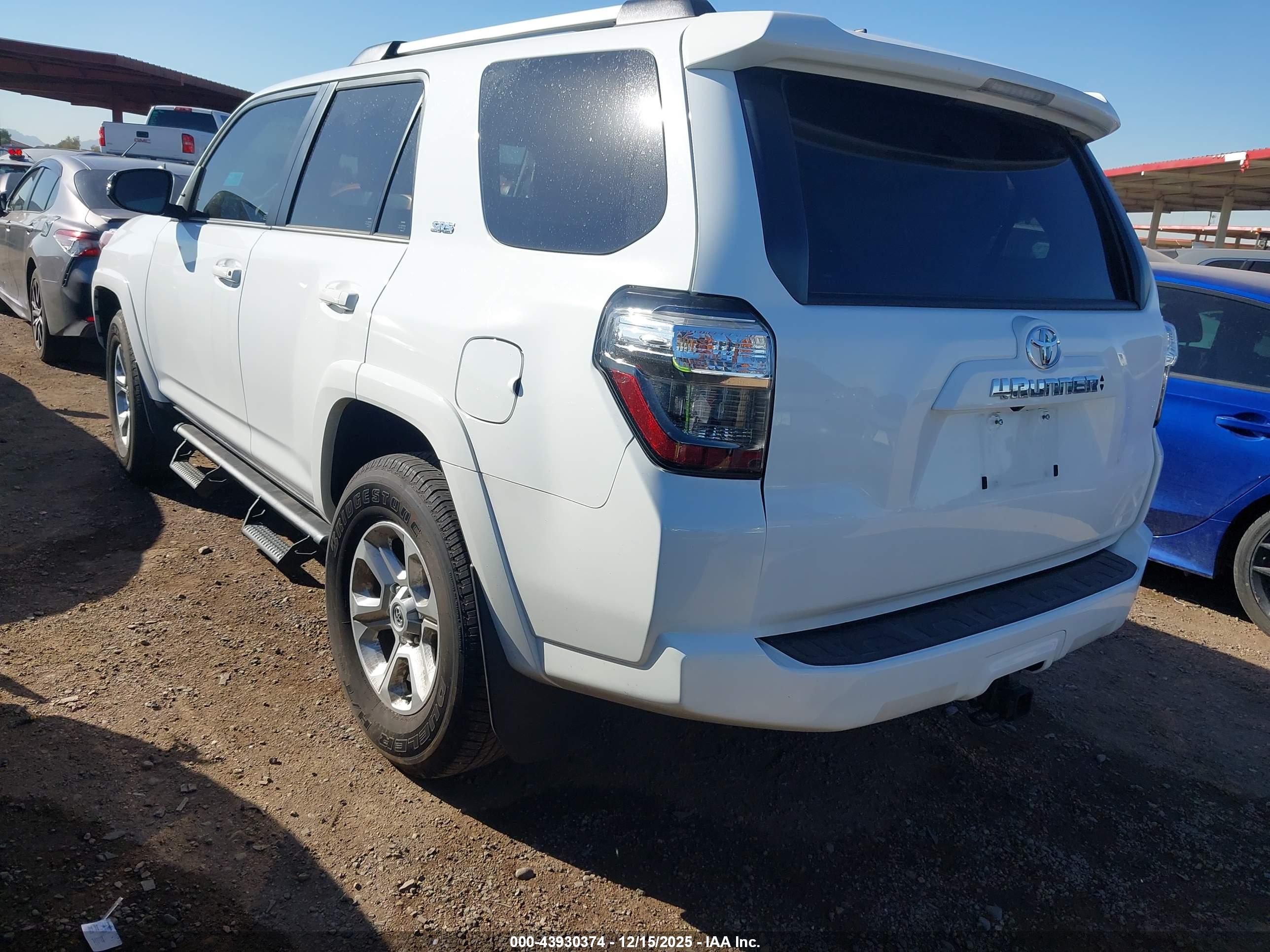 TOYOTA 4RUNNER image 3