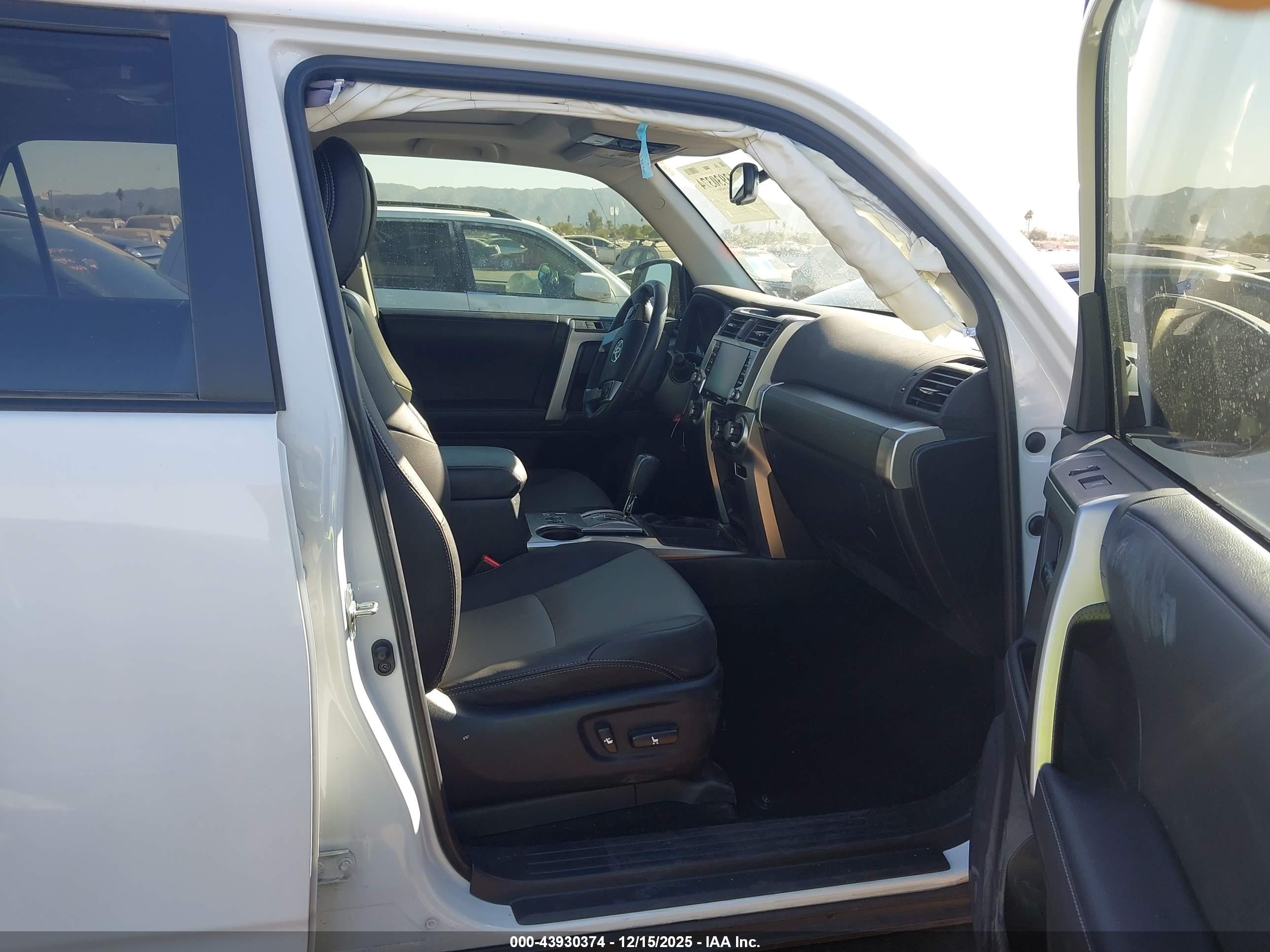TOYOTA 4RUNNER image 5