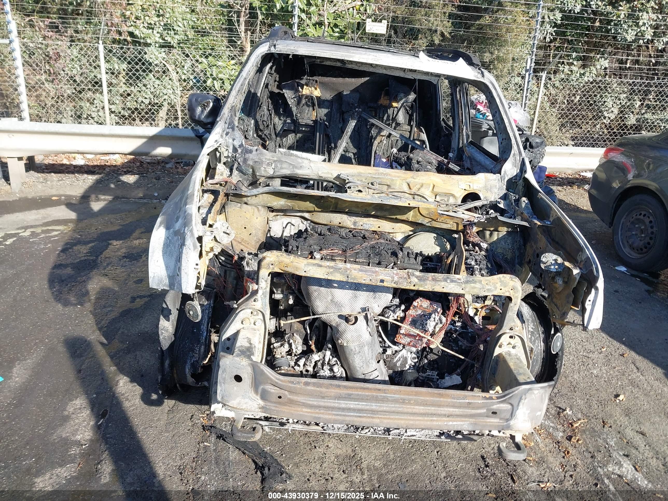 JEEP RENEGADE image 6