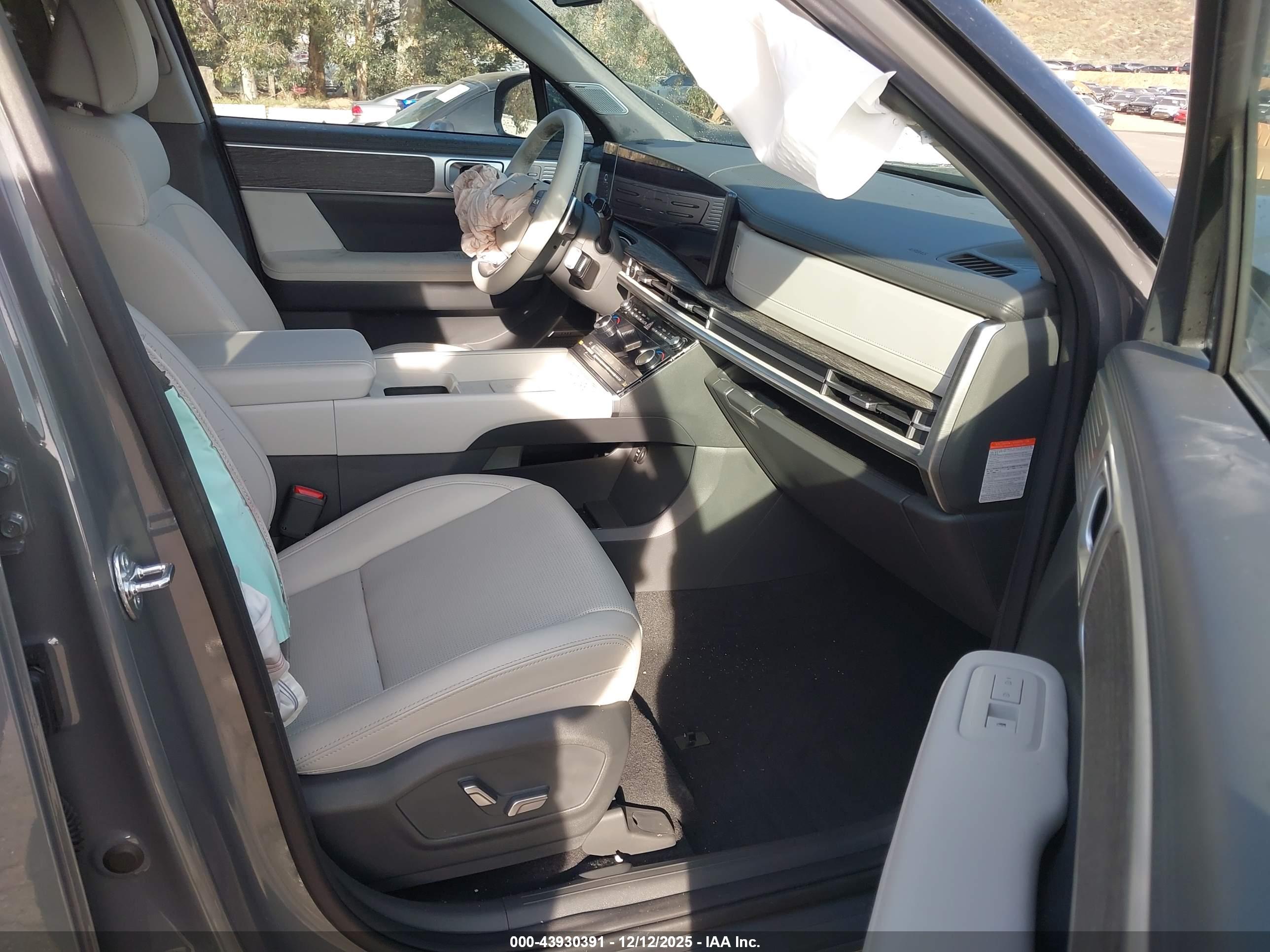 HYUNDAI SANTA image 5