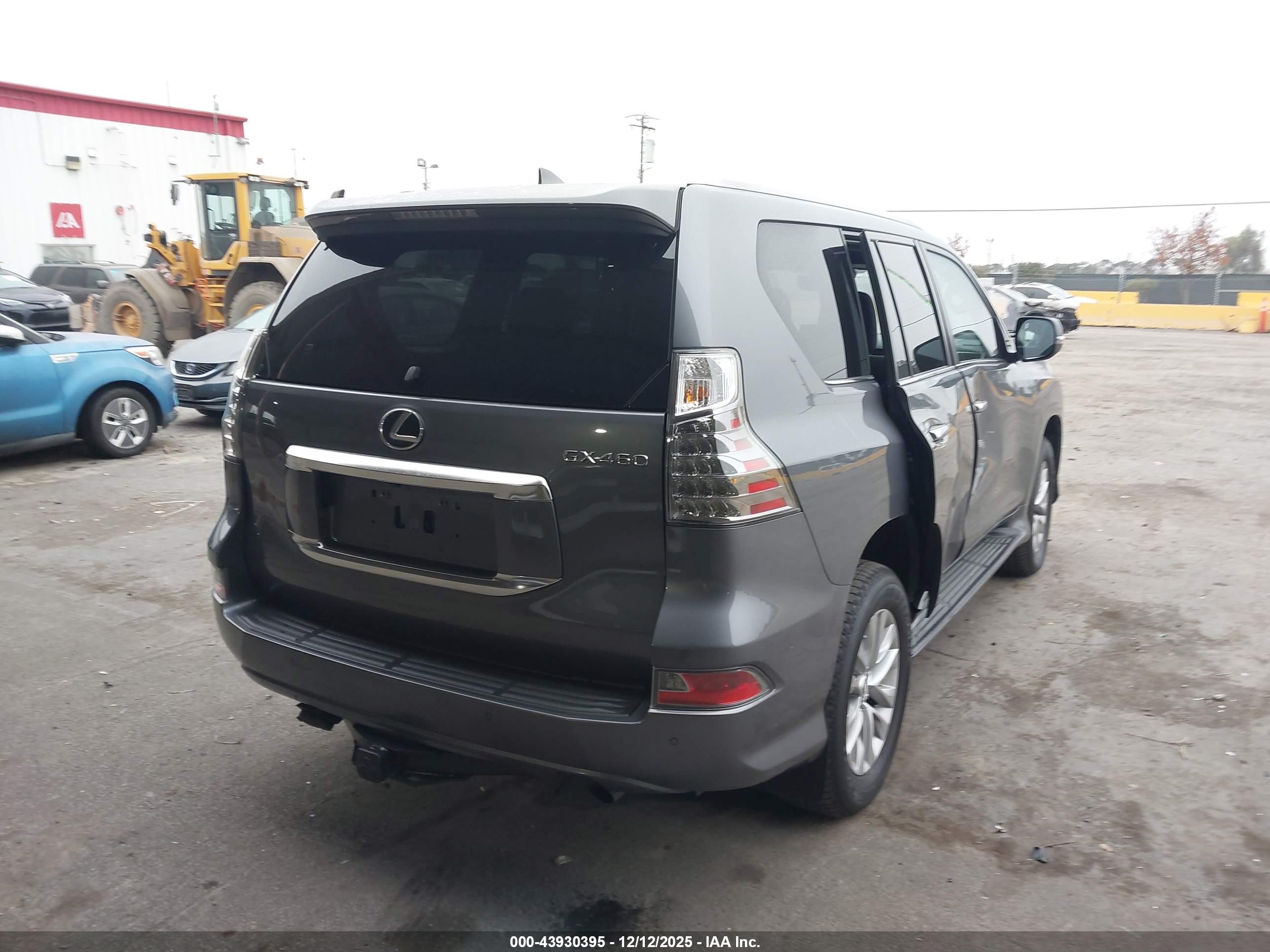LEXUS GX image 4