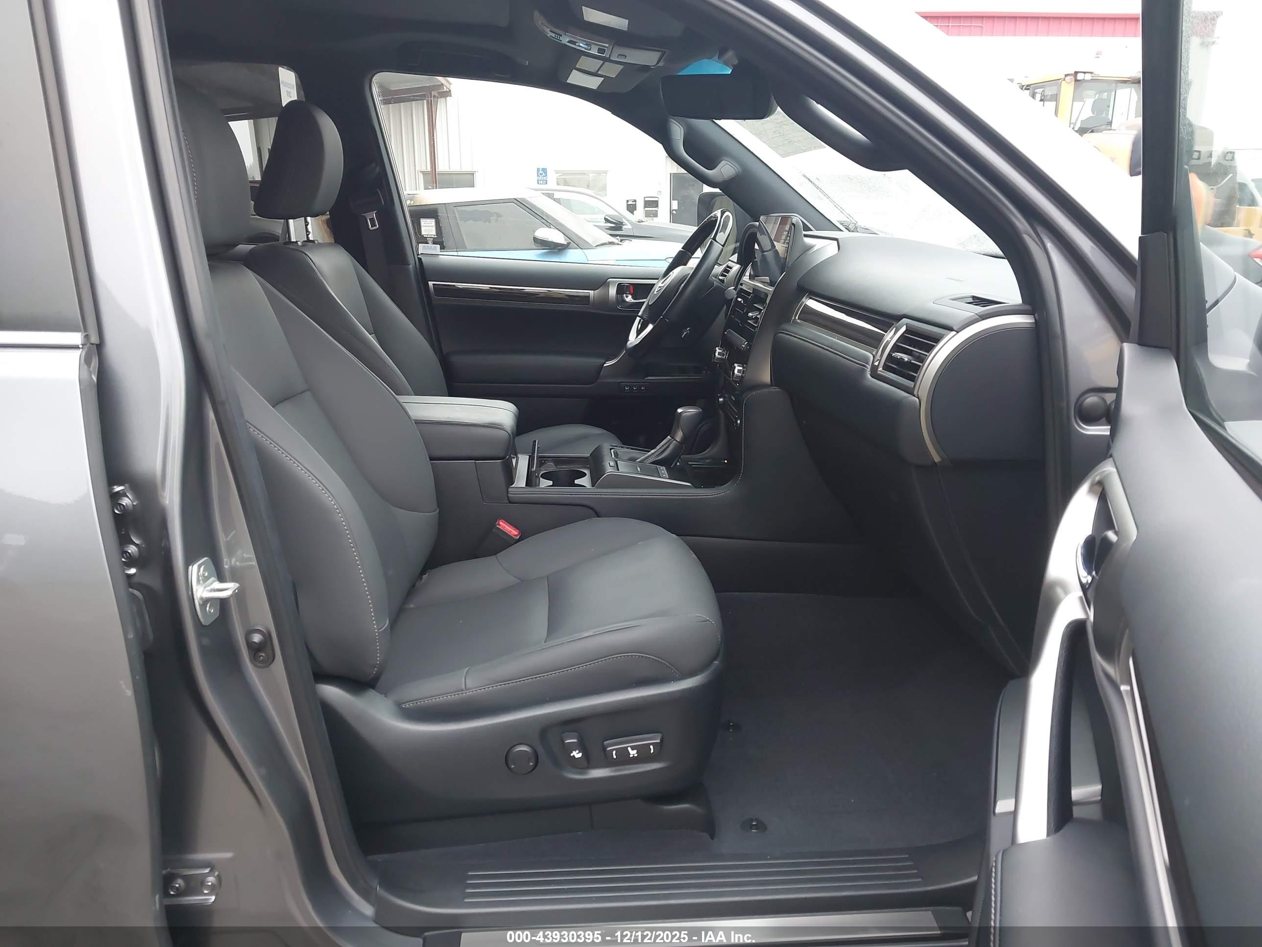 LEXUS GX image 5