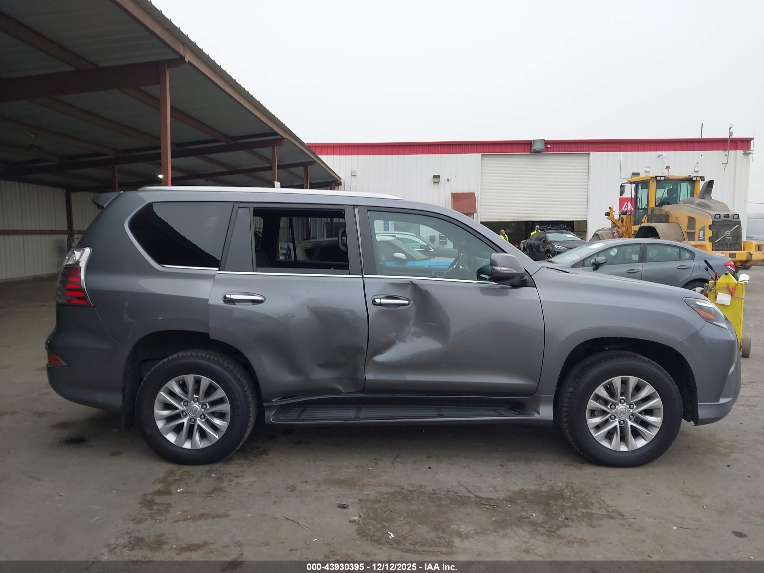 LEXUS GX image 6
