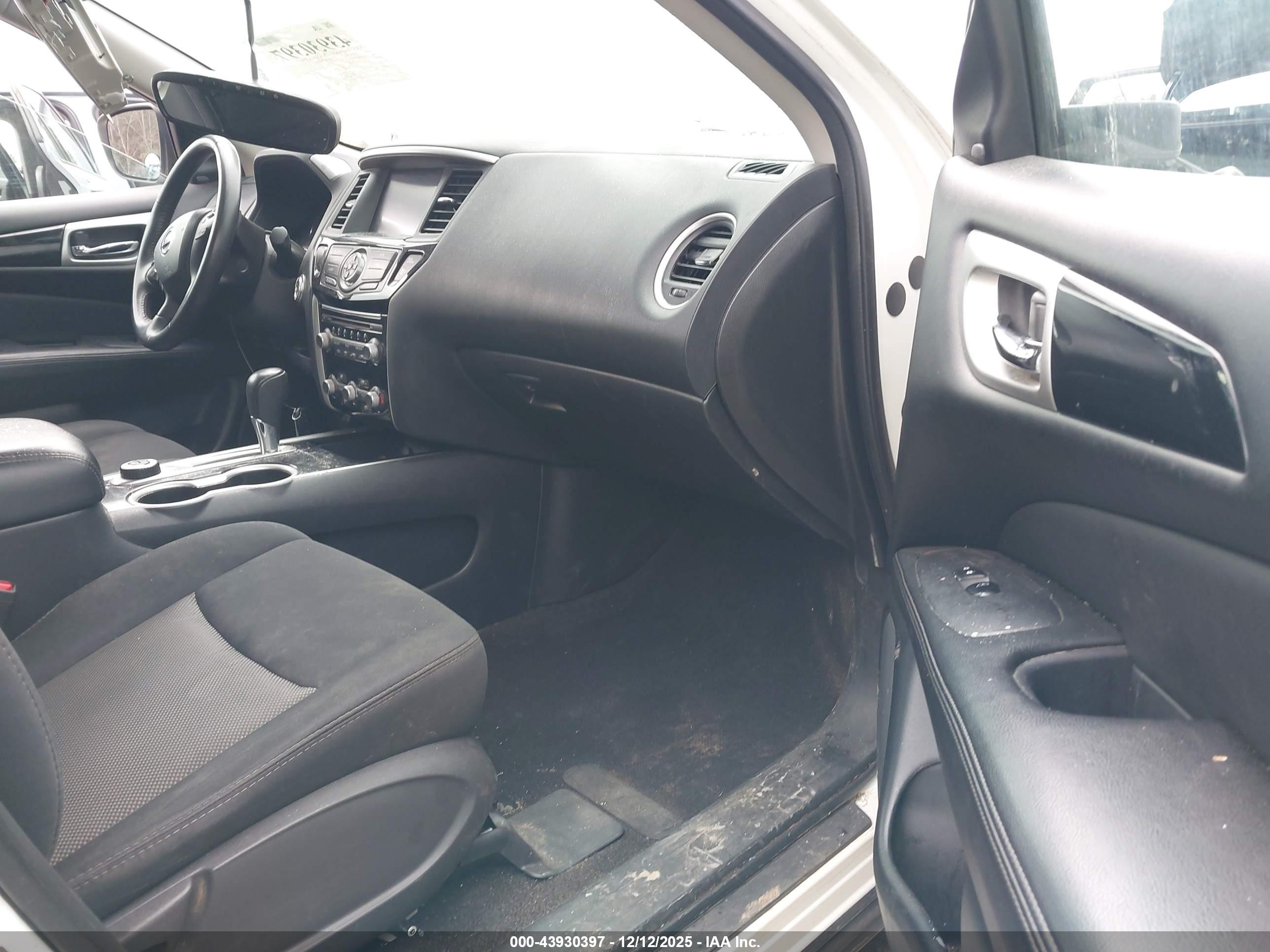 NISSAN PATHFINDER image 5