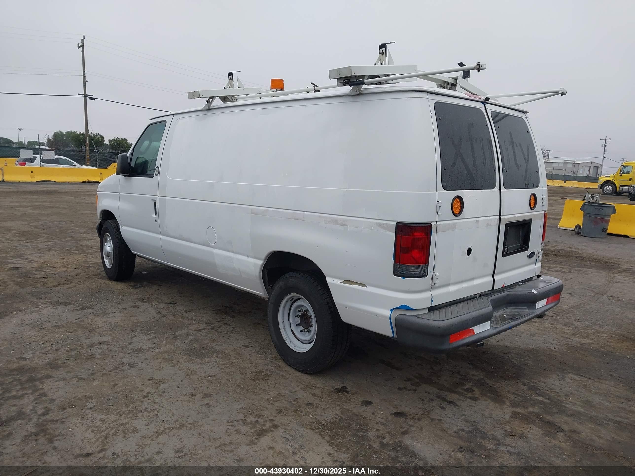 FORD E-250 image 3