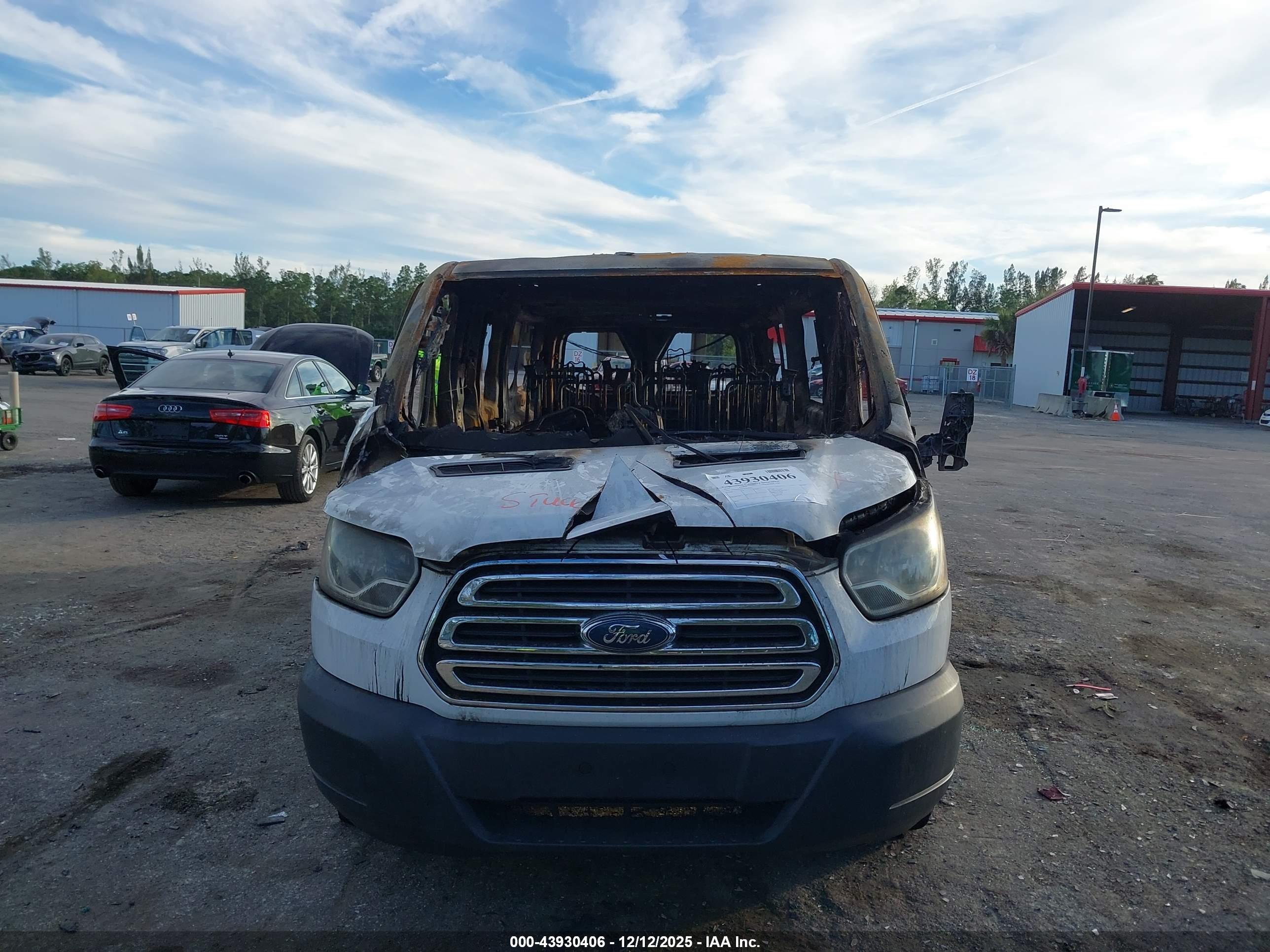 FORD TRANSIT-350 image 6