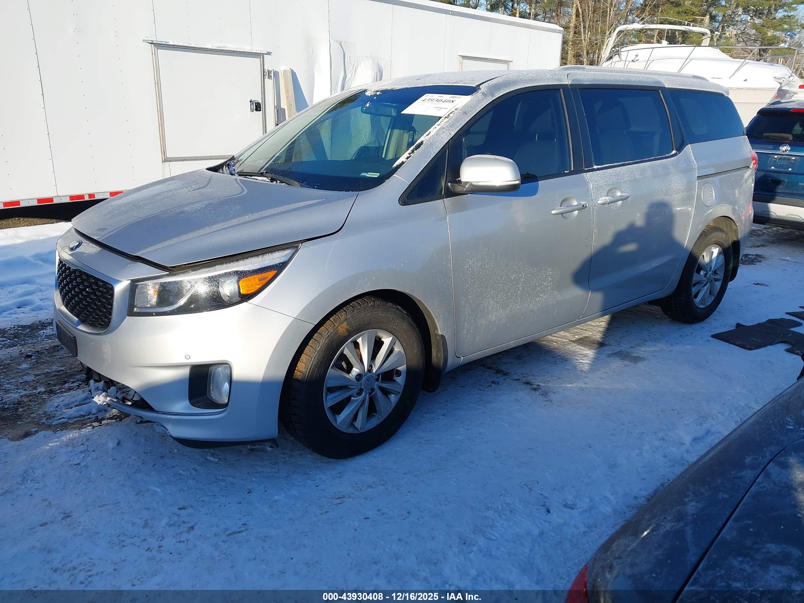 KIA SEDONA image 2
