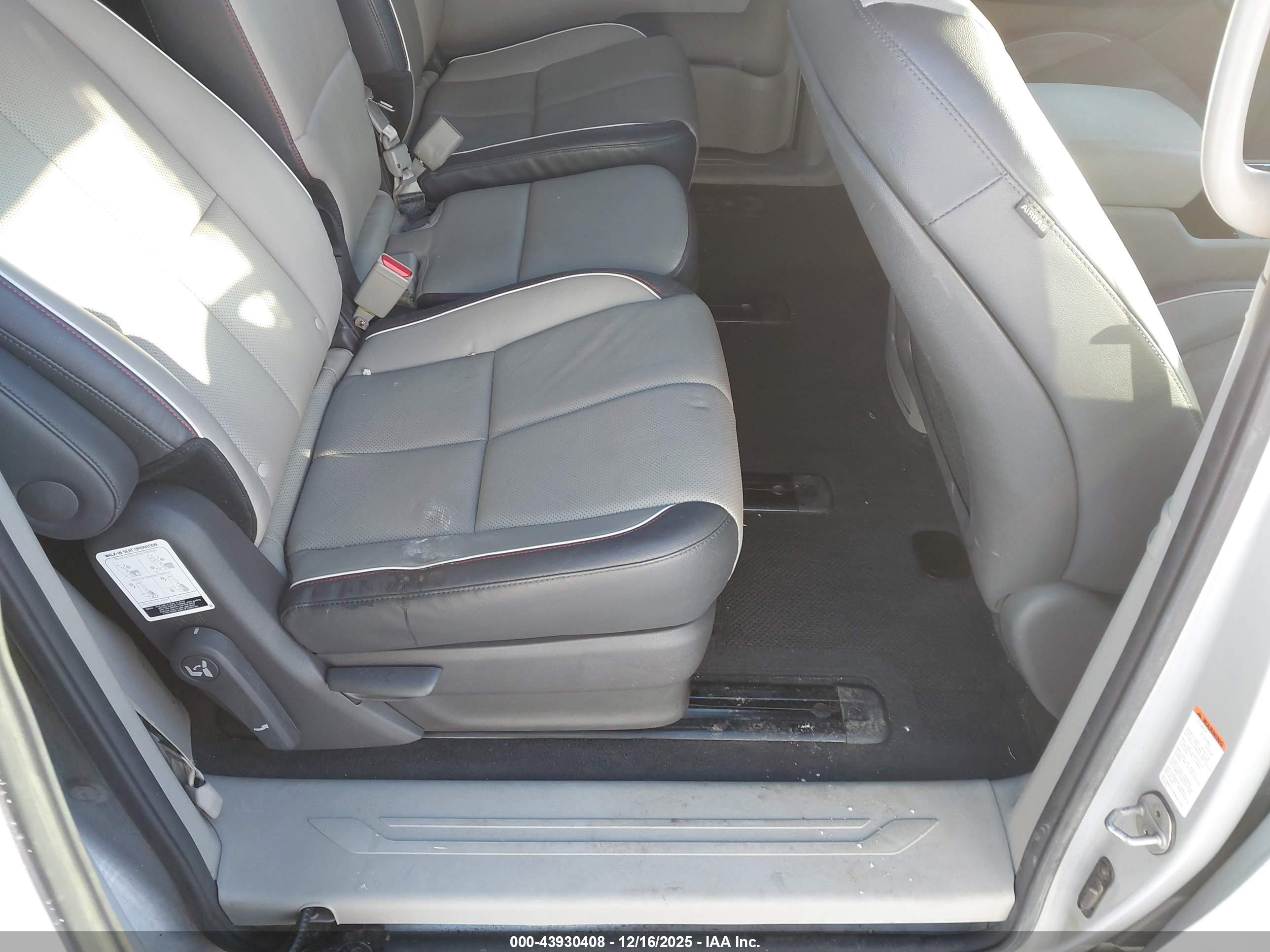 KIA SEDONA image 8