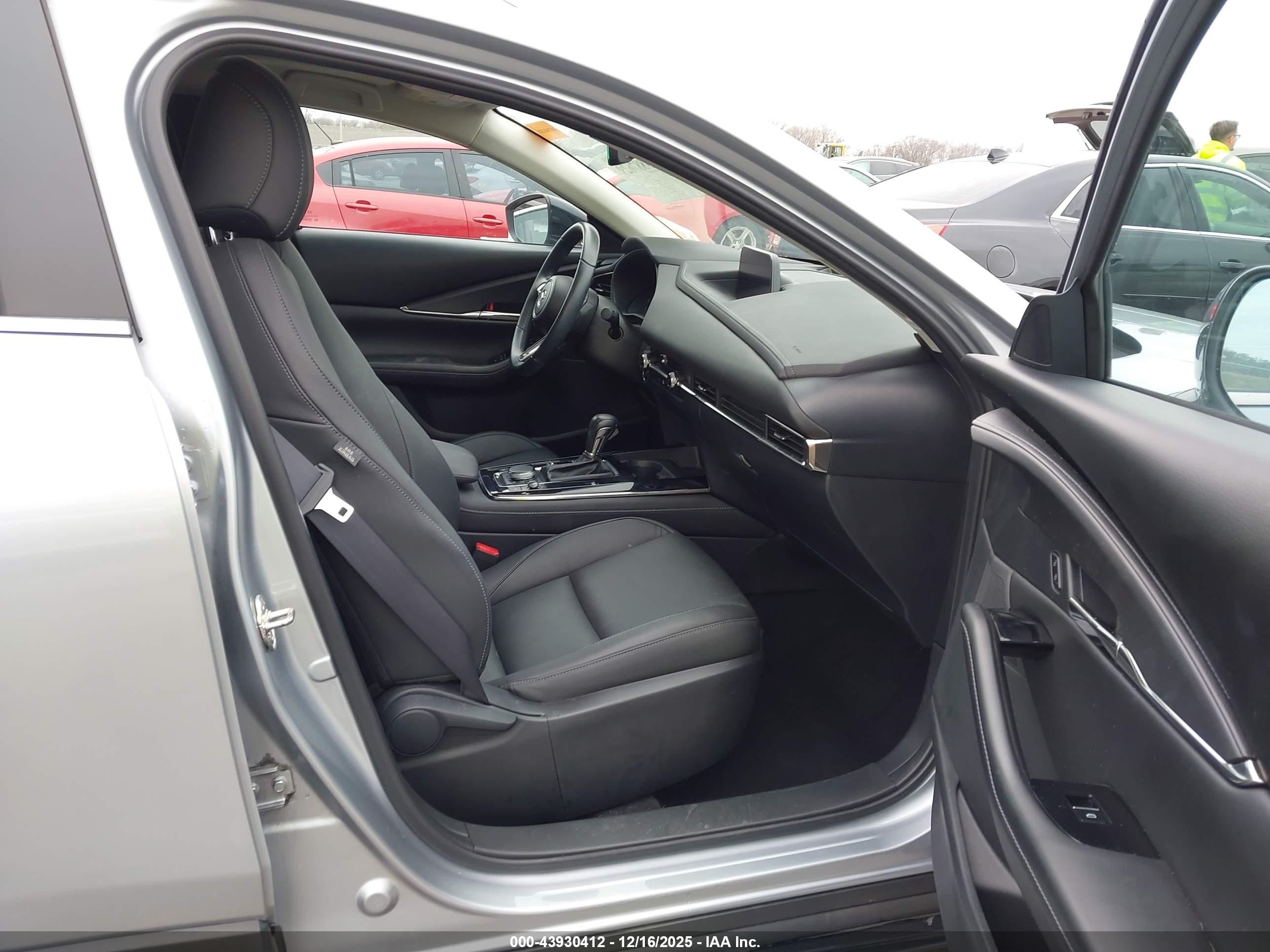 MAZDA CX-30 image 5