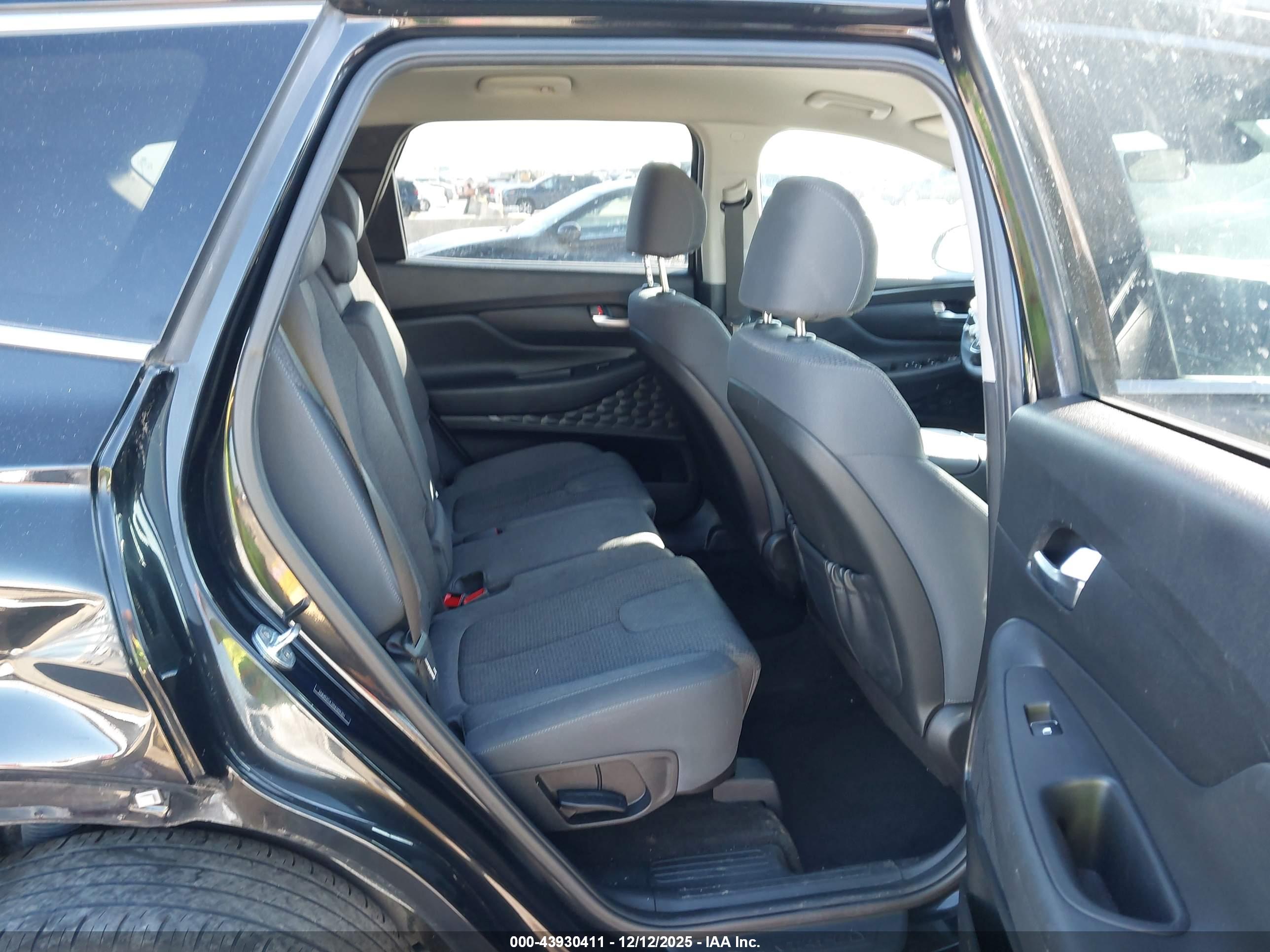 HYUNDAI SANTA image 8