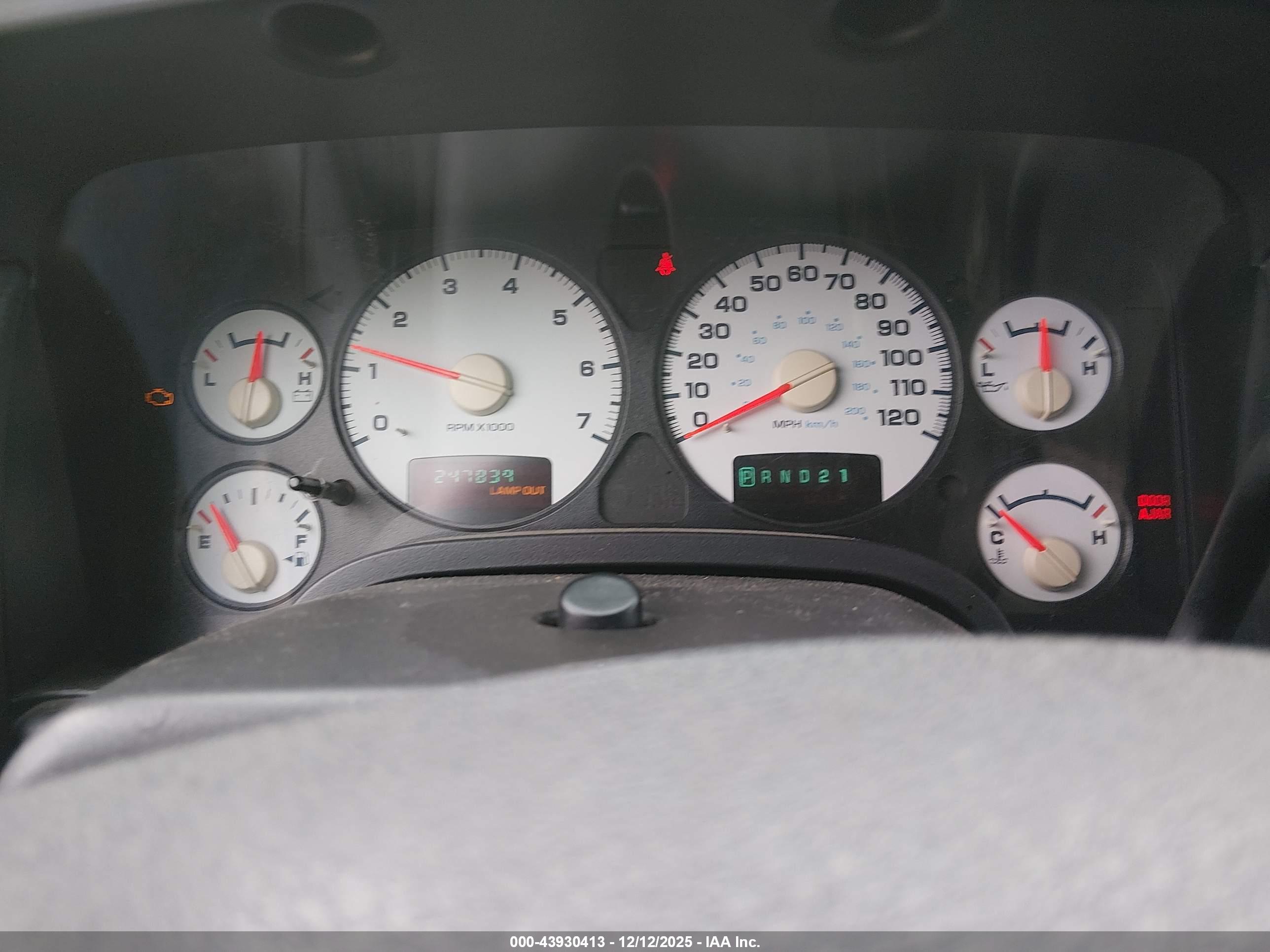DODGE RAM image 7