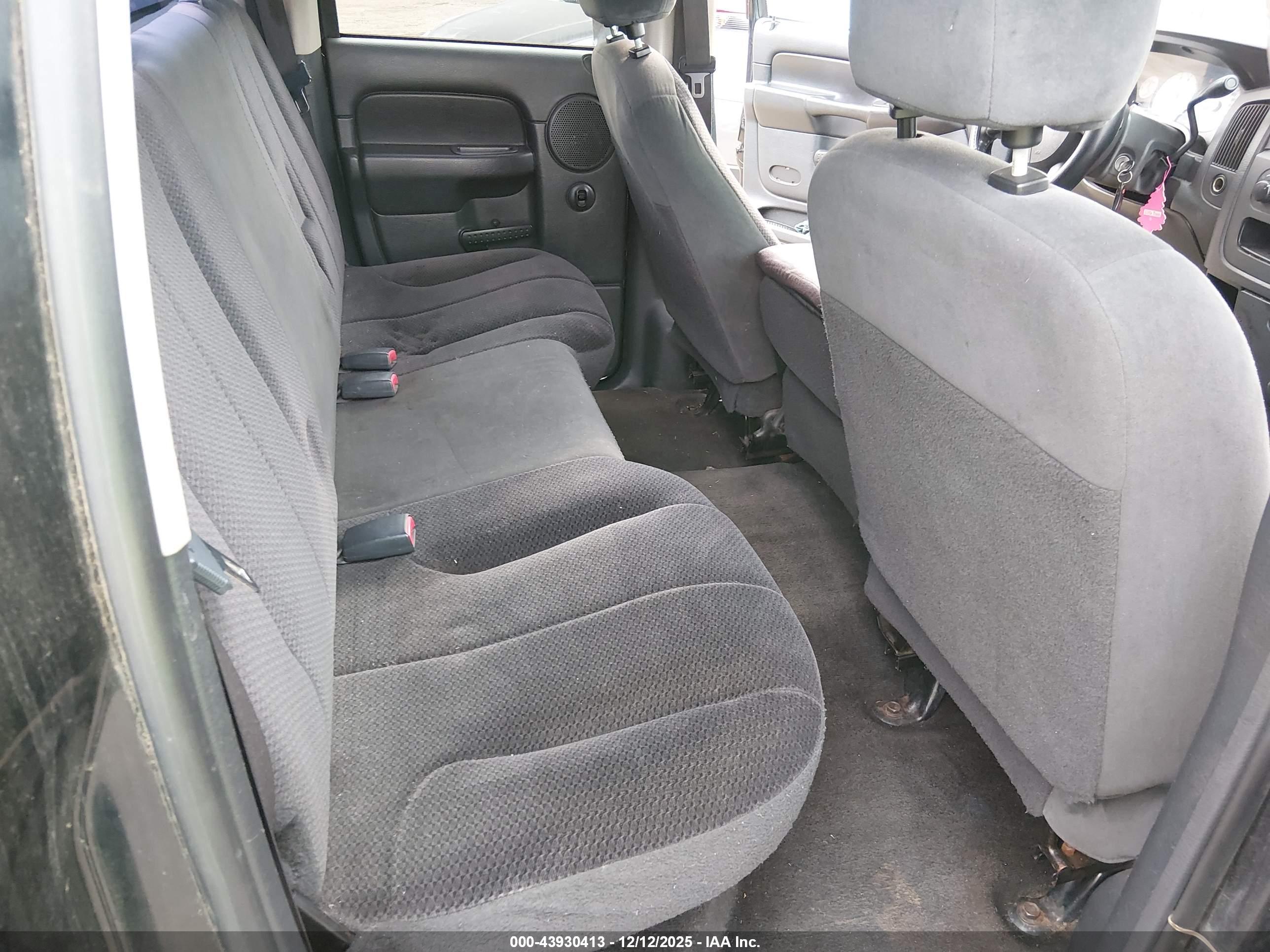 DODGE RAM image 8