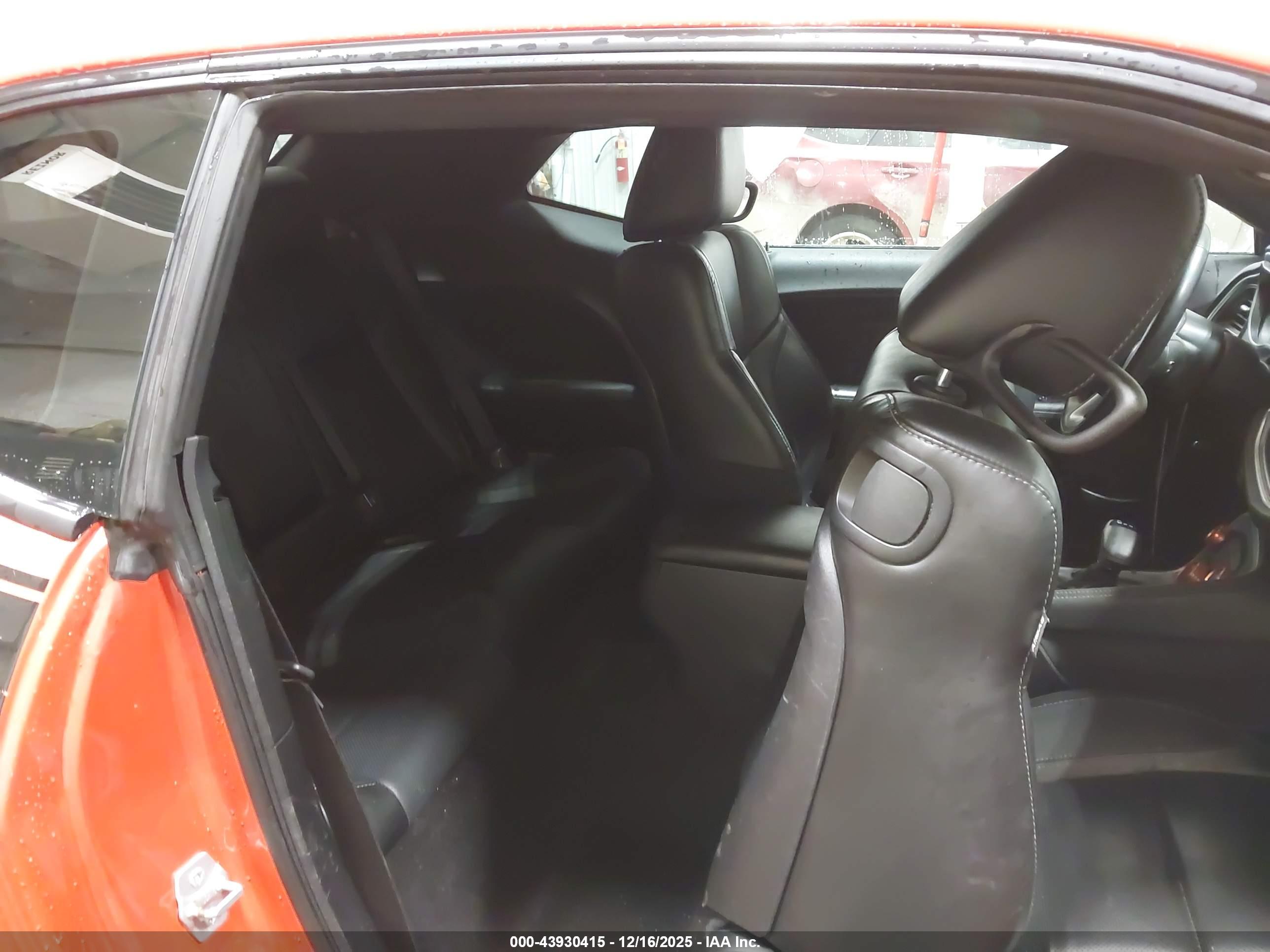 DODGE CHALLENGER image 8