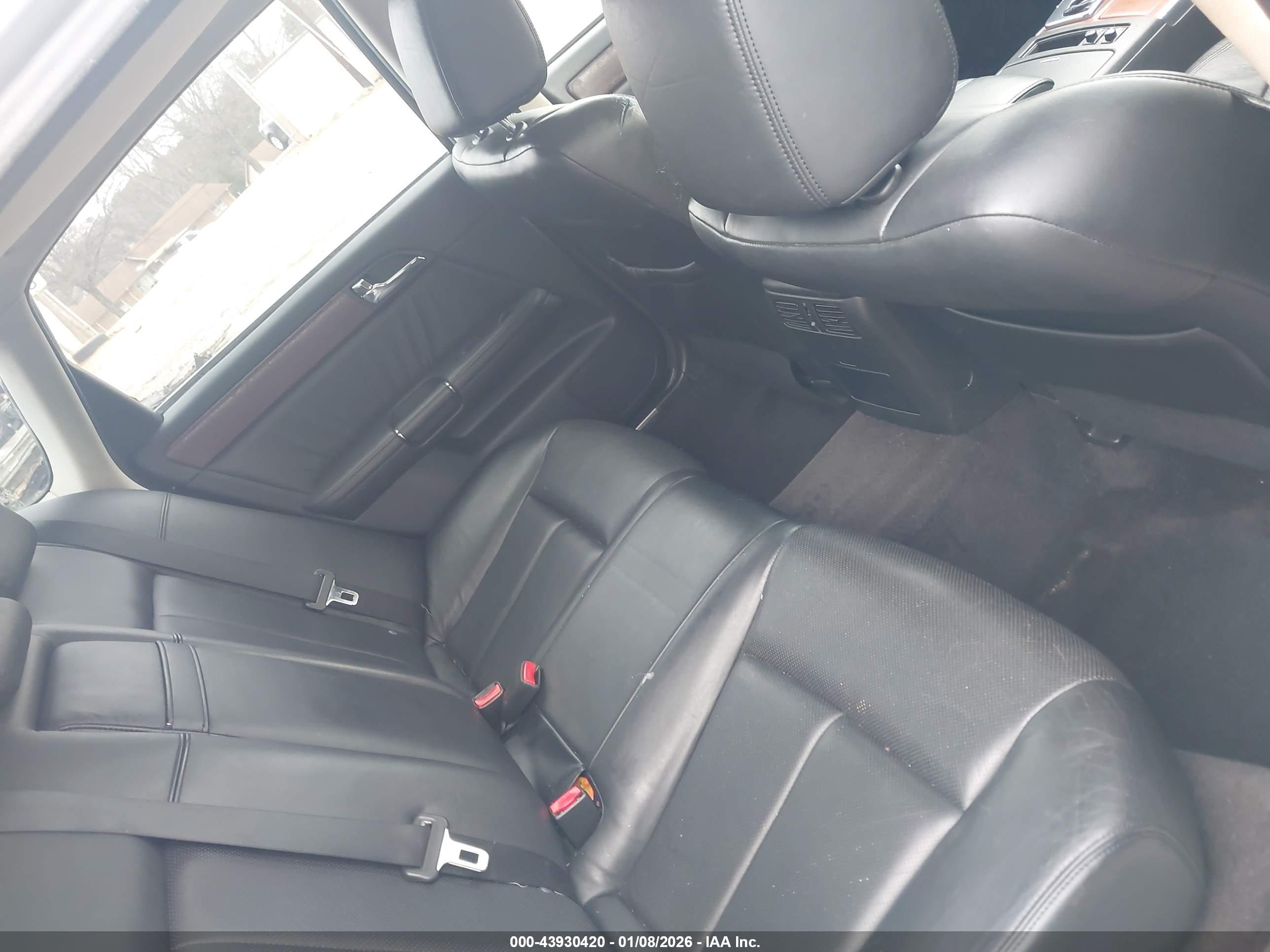 INFINITI M35 image 8