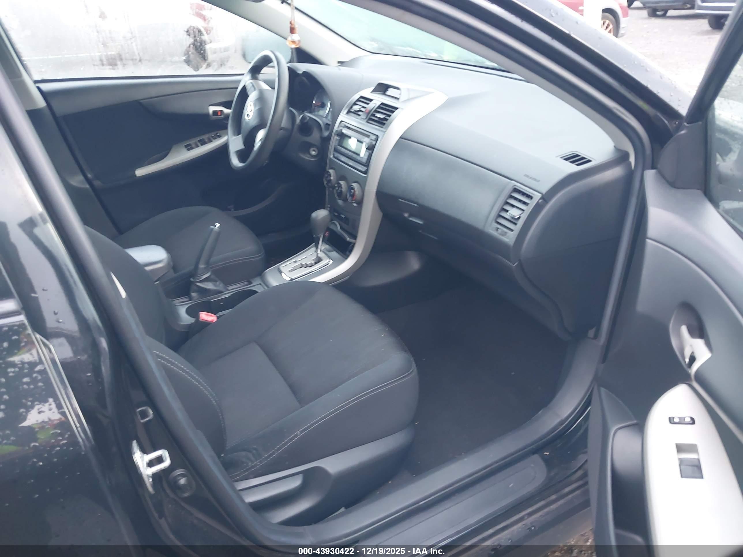 TOYOTA COROLLA image 5