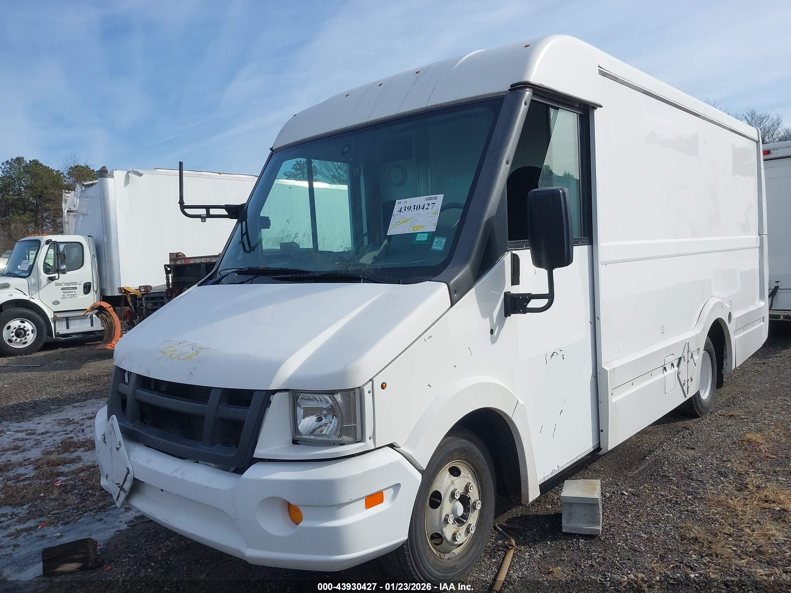 ISUZU REACH image 2