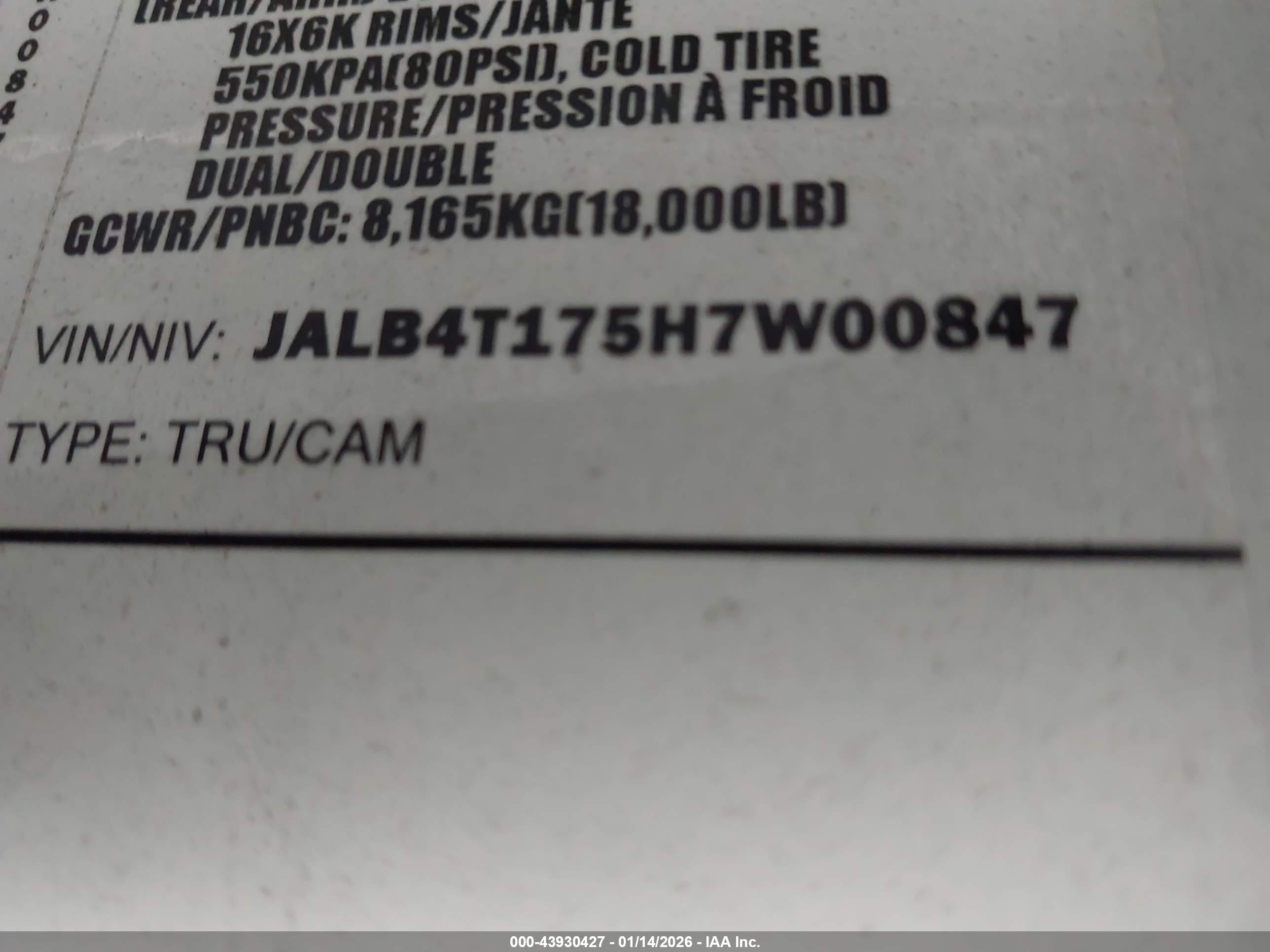ISUZU REACH image 9