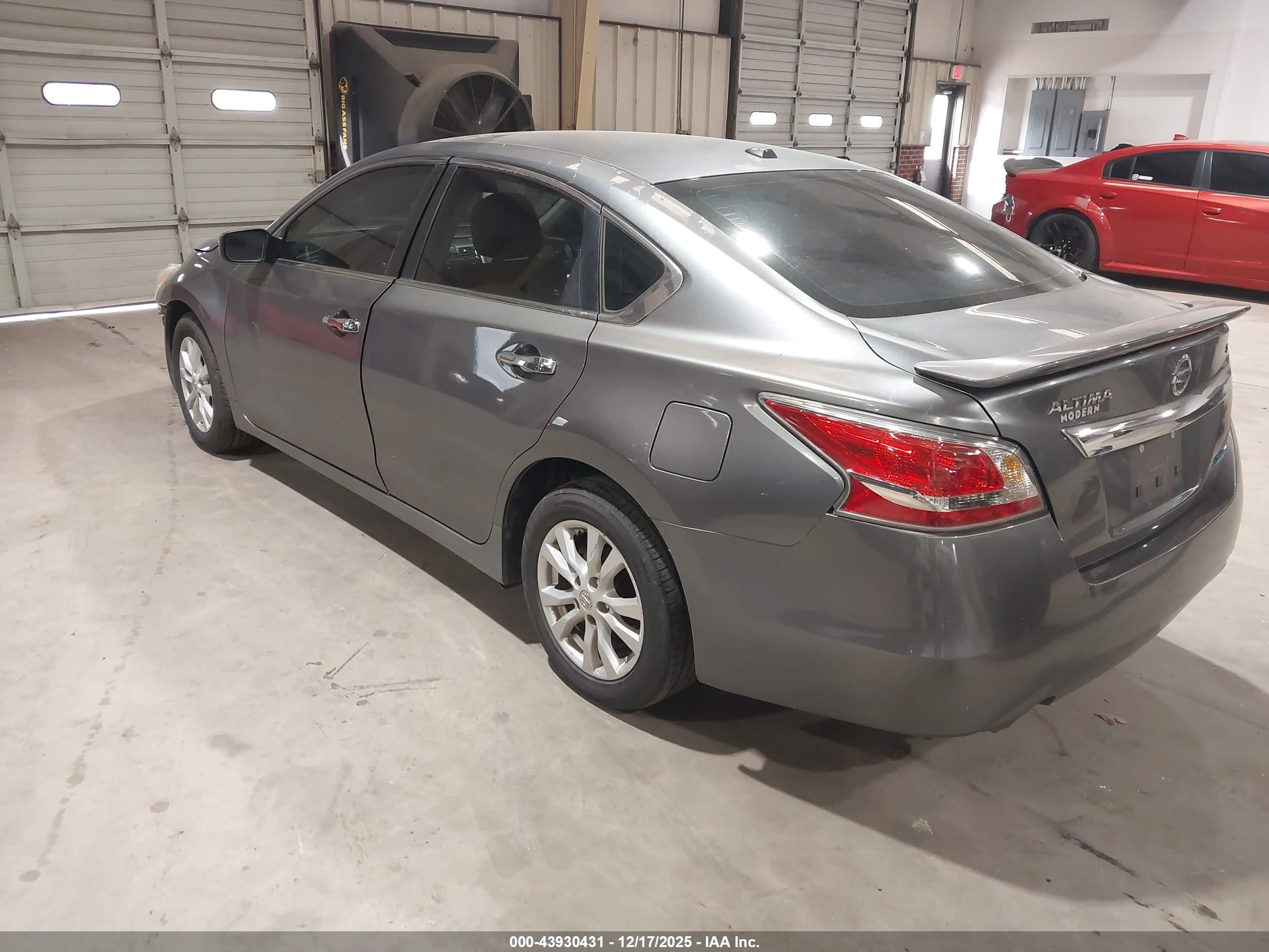 NISSAN ALTIMA image 3