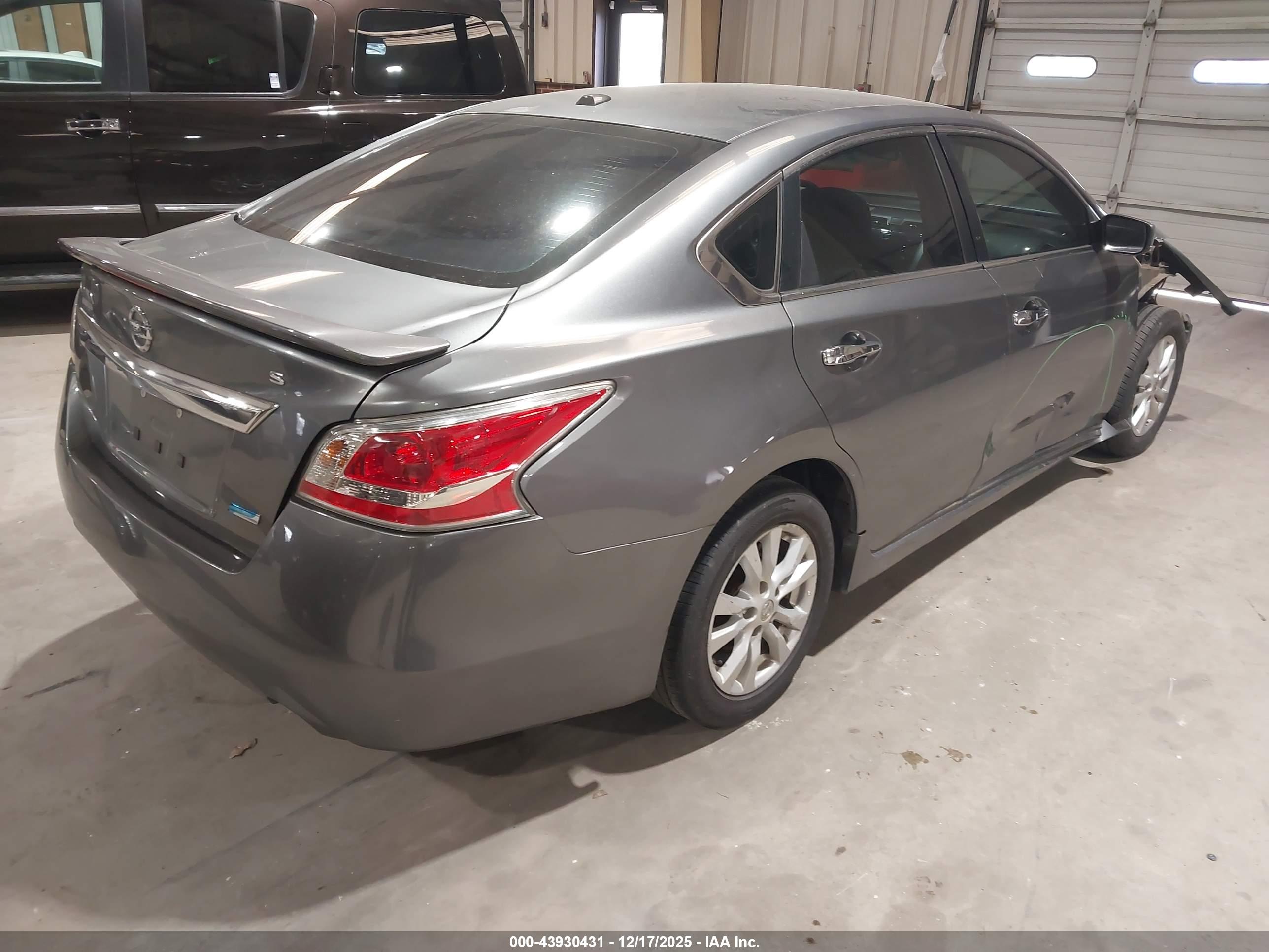 NISSAN ALTIMA image 4