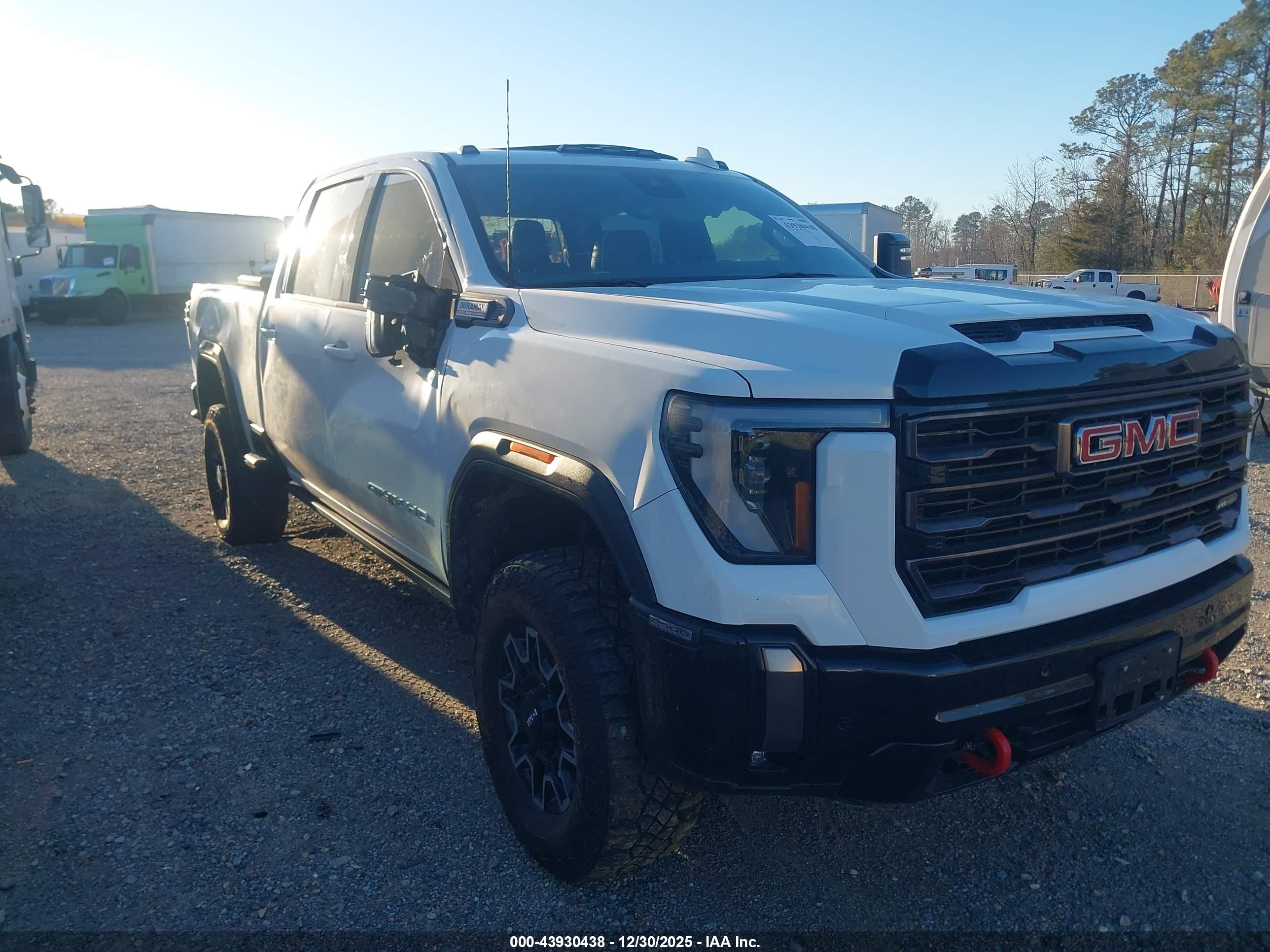 GMC SIERRA image 6