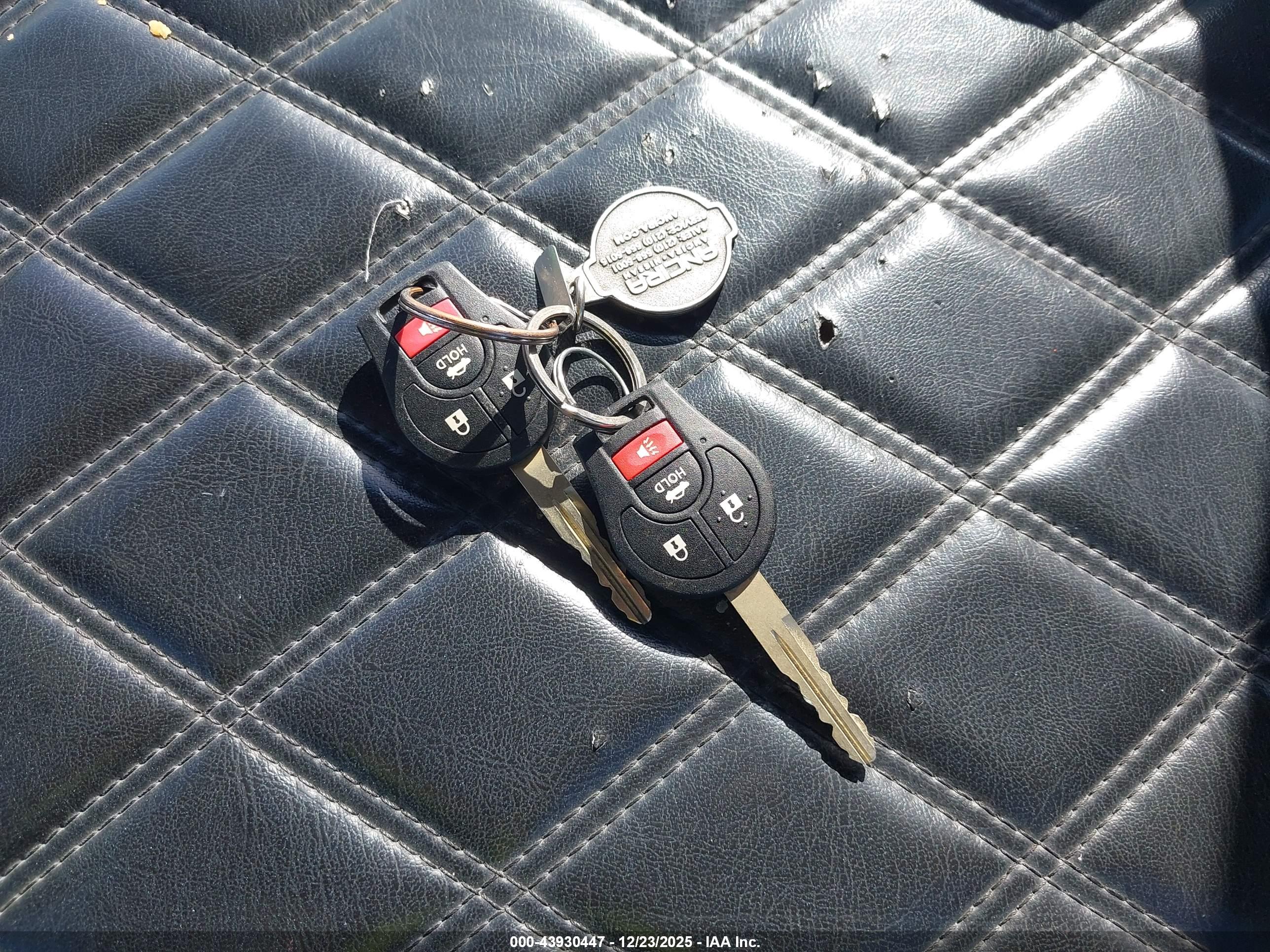 NISSAN VERSA image 11