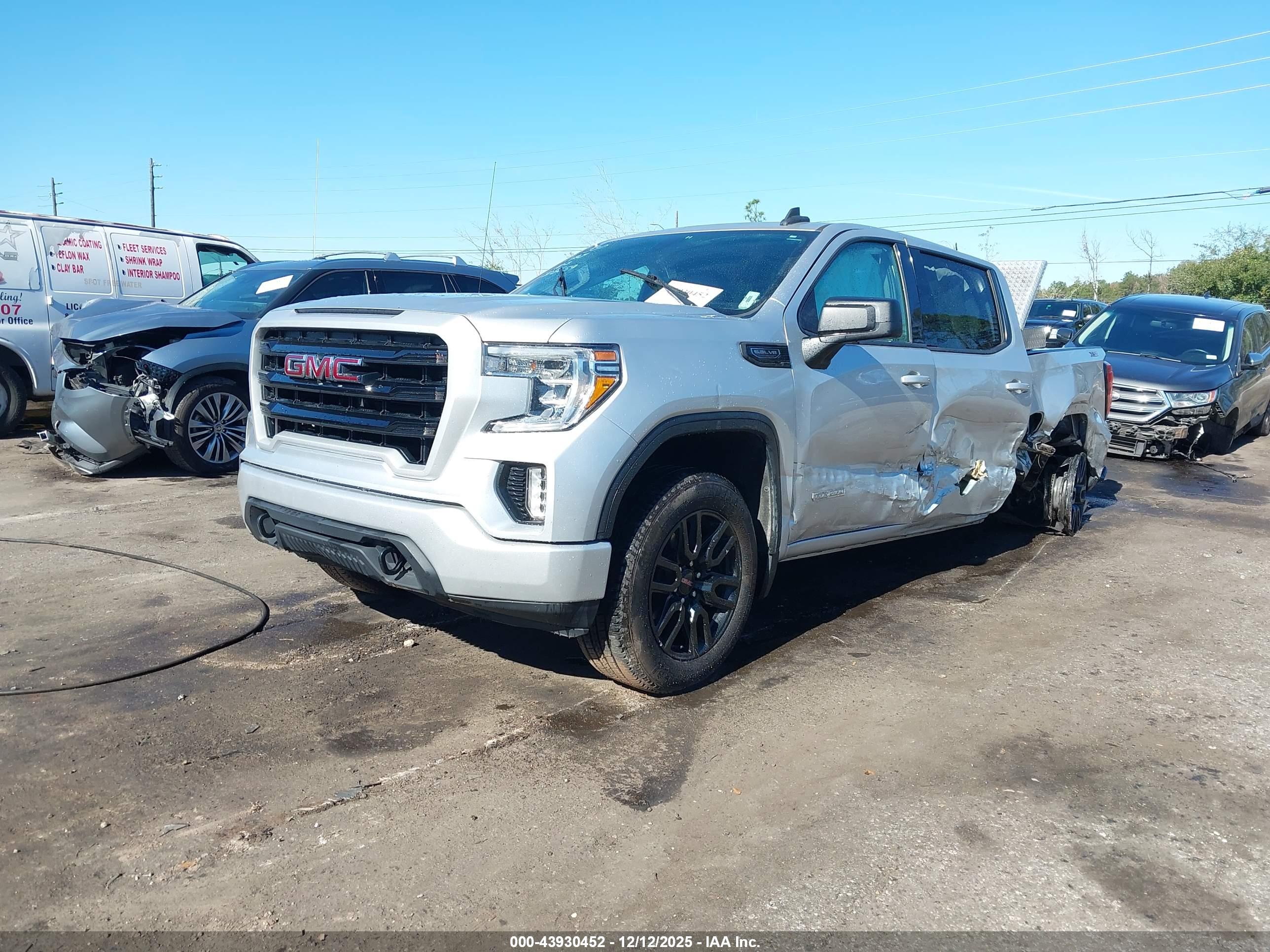 GMC SIERRA image 2
