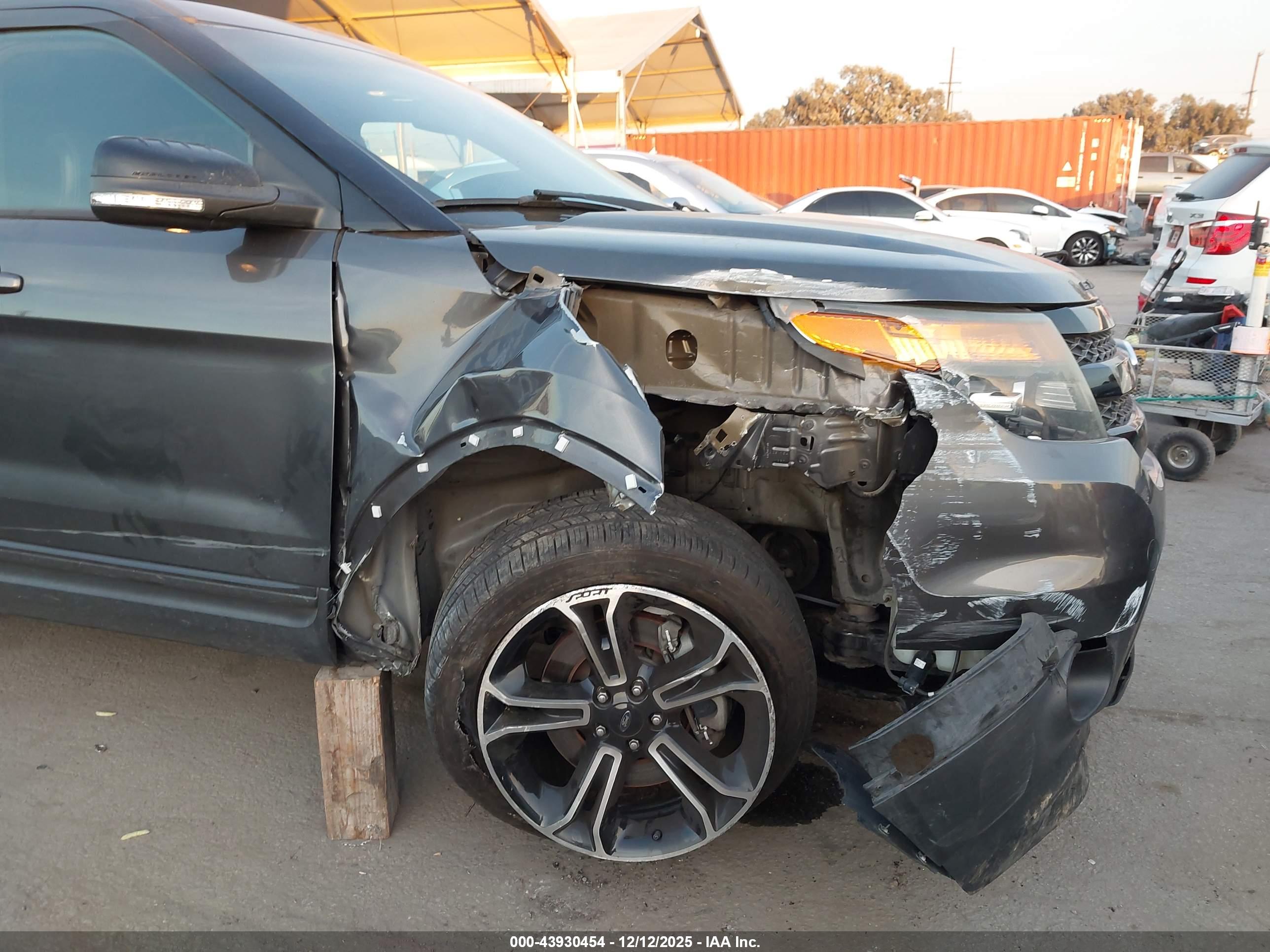 FORD EXPLORER image 6