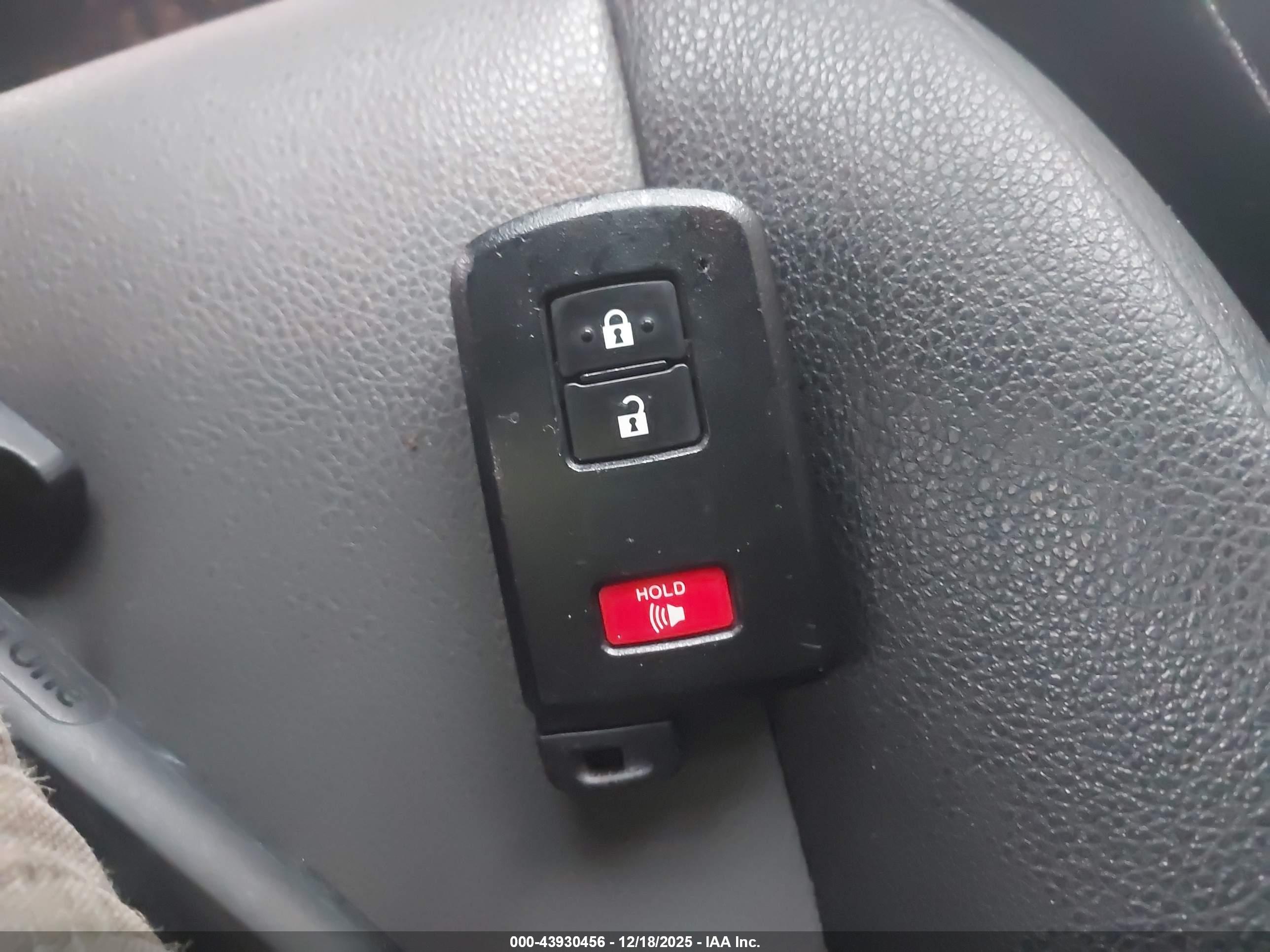 TOYOTA 4RUNNER image 11