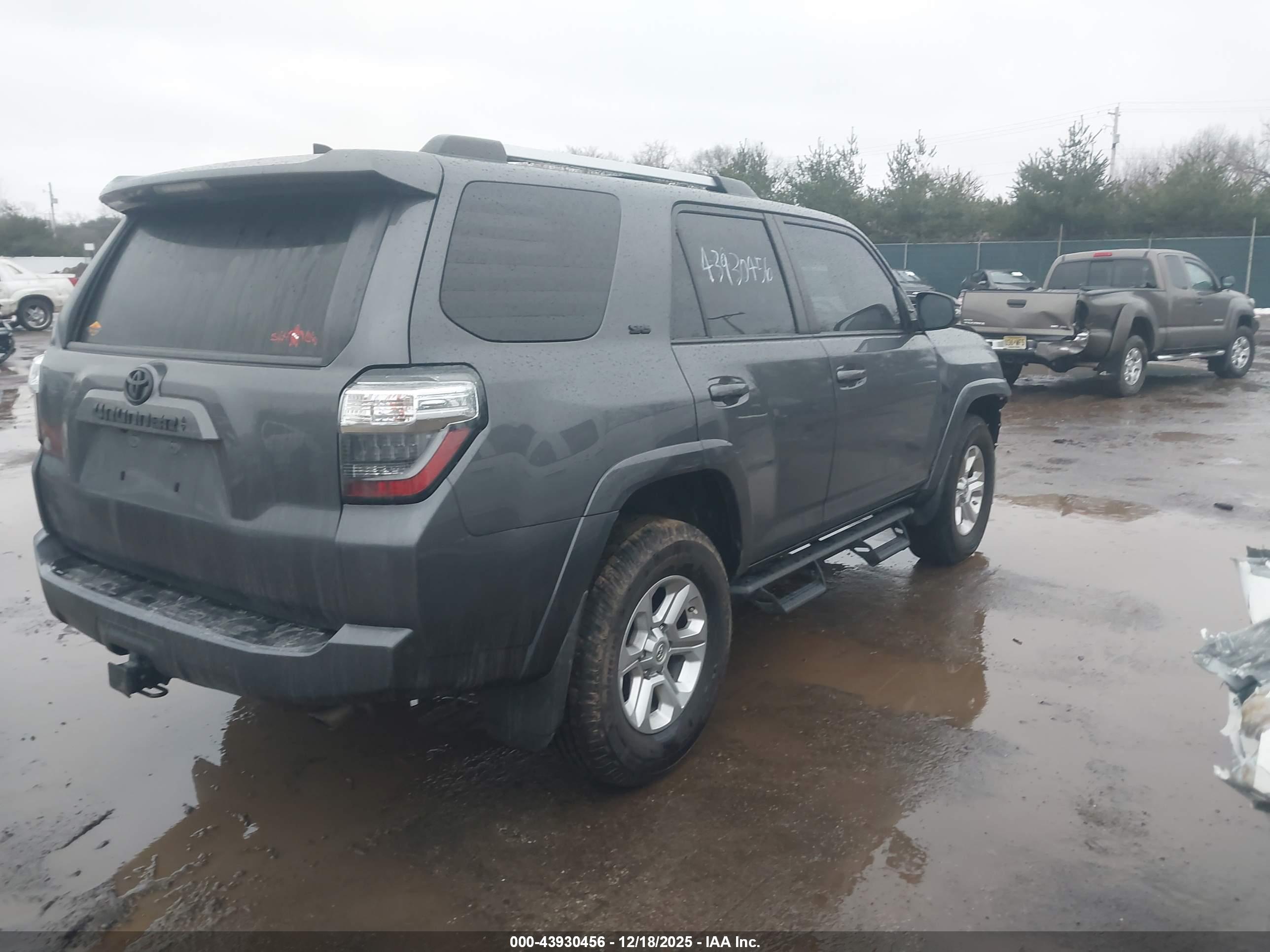 TOYOTA 4RUNNER image 4