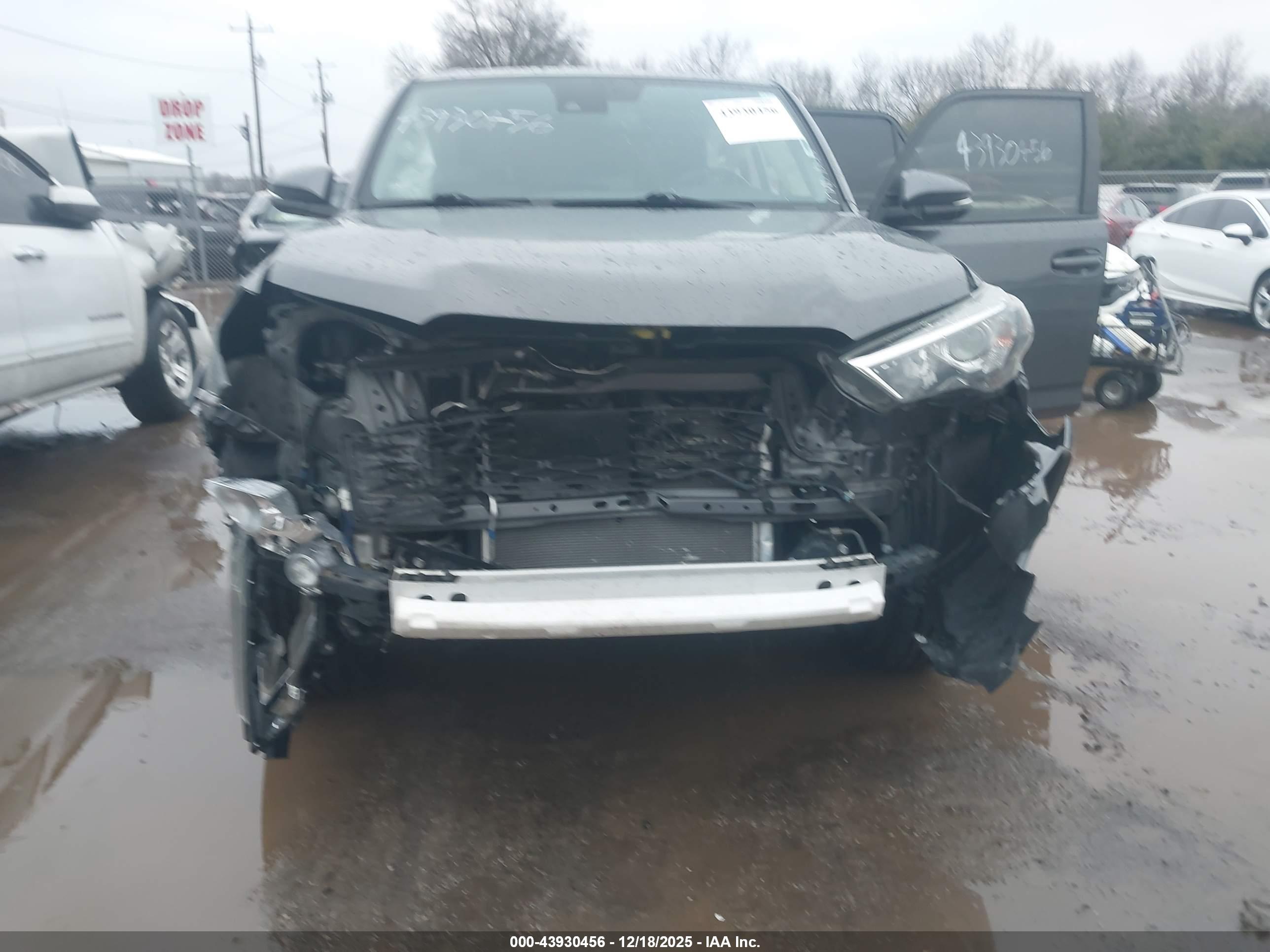TOYOTA 4RUNNER image 6