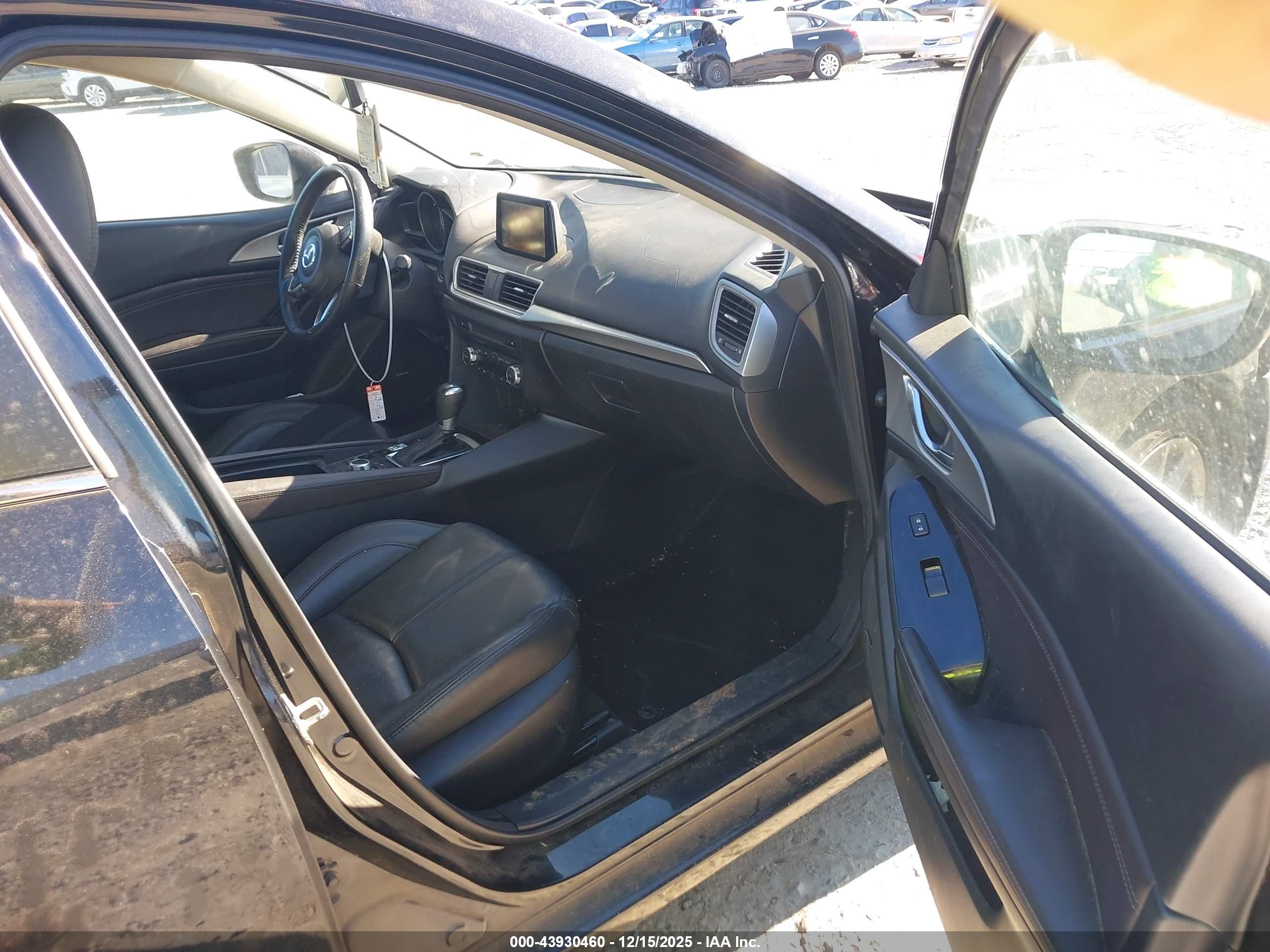 MAZDA MAZDA3 image 5