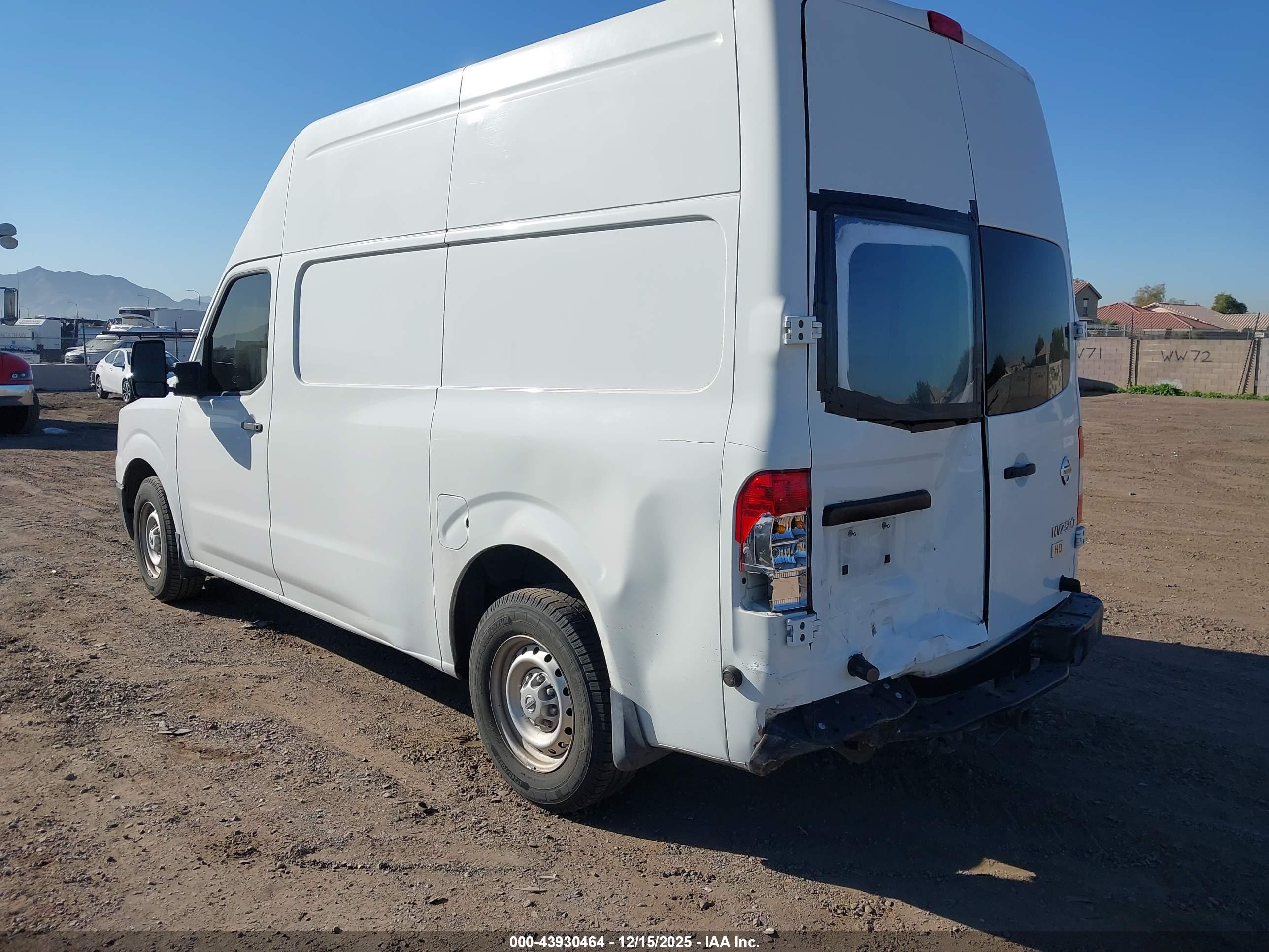 NISSAN NV image 3