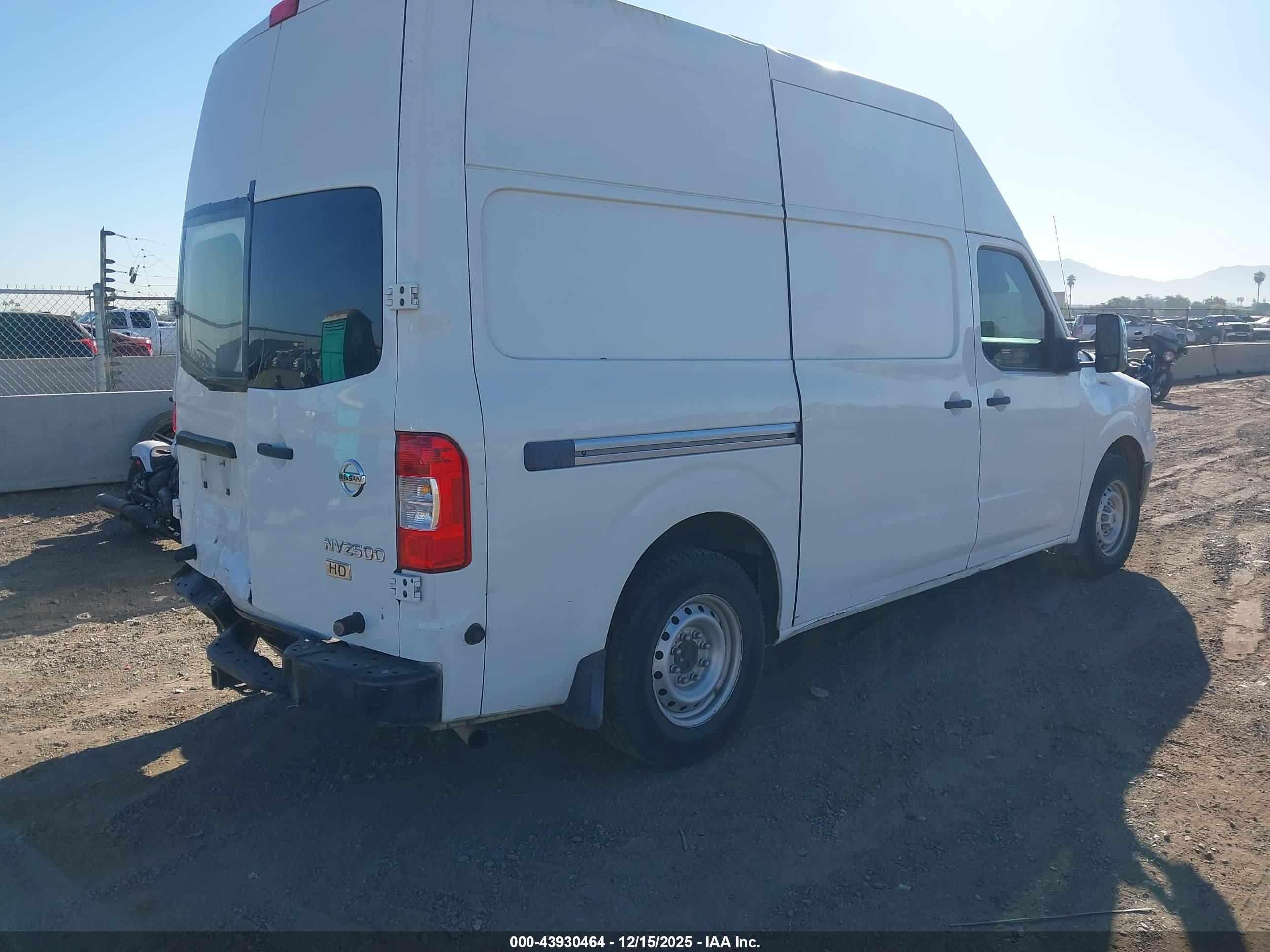 NISSAN NV image 4