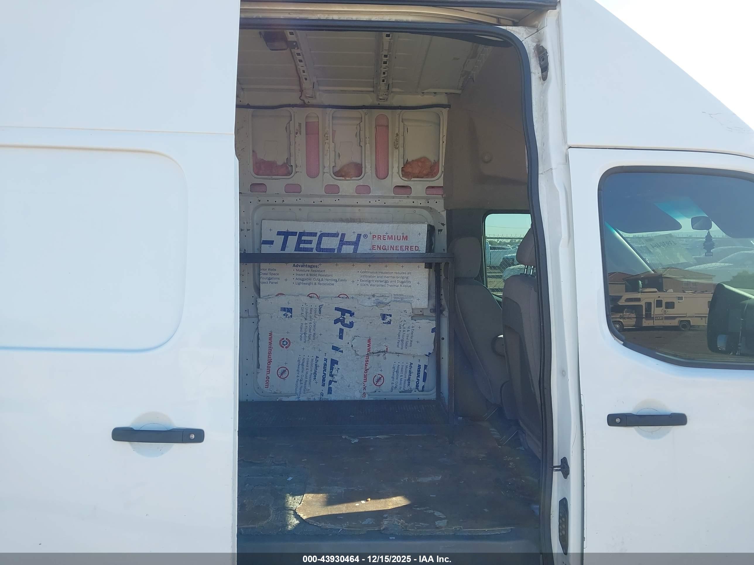 NISSAN NV image 8