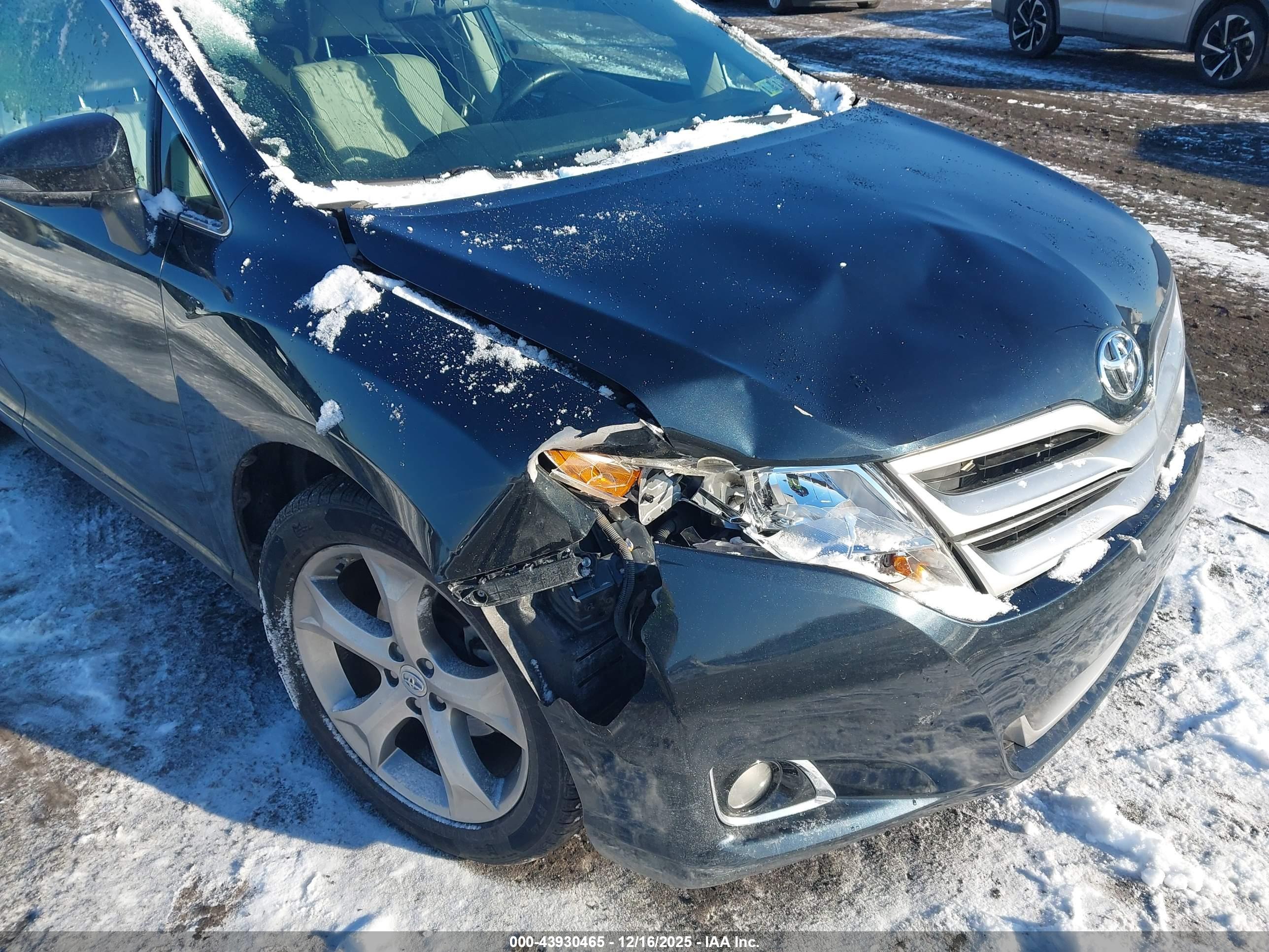 TOYOTA VENZA image 6